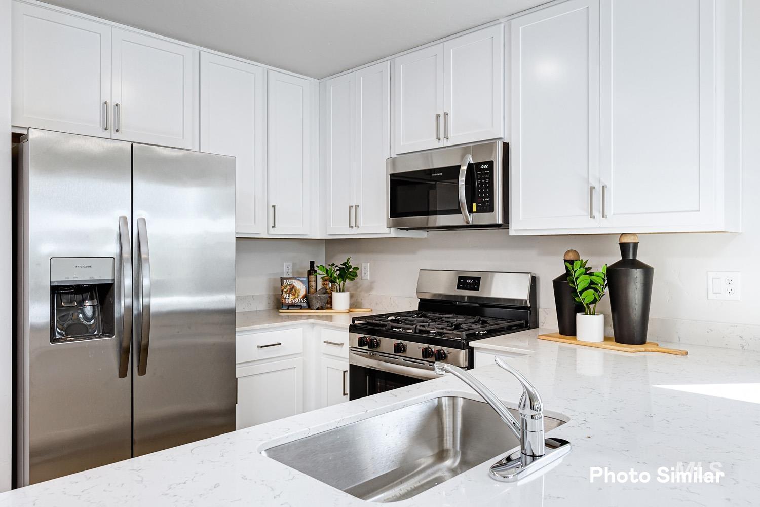 2468 W Pollinator Dr Property Photo 9