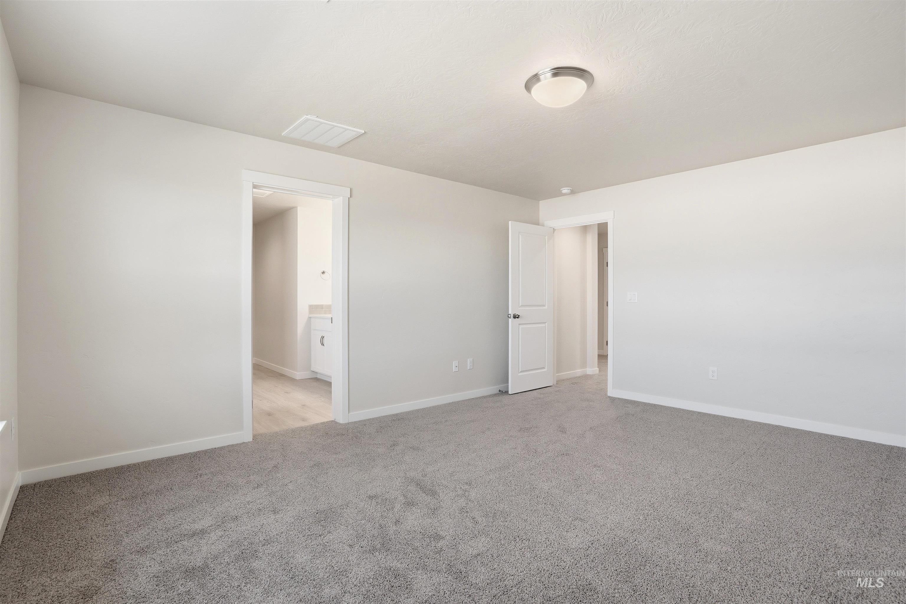 338 W Omphale St. Property Photo 15