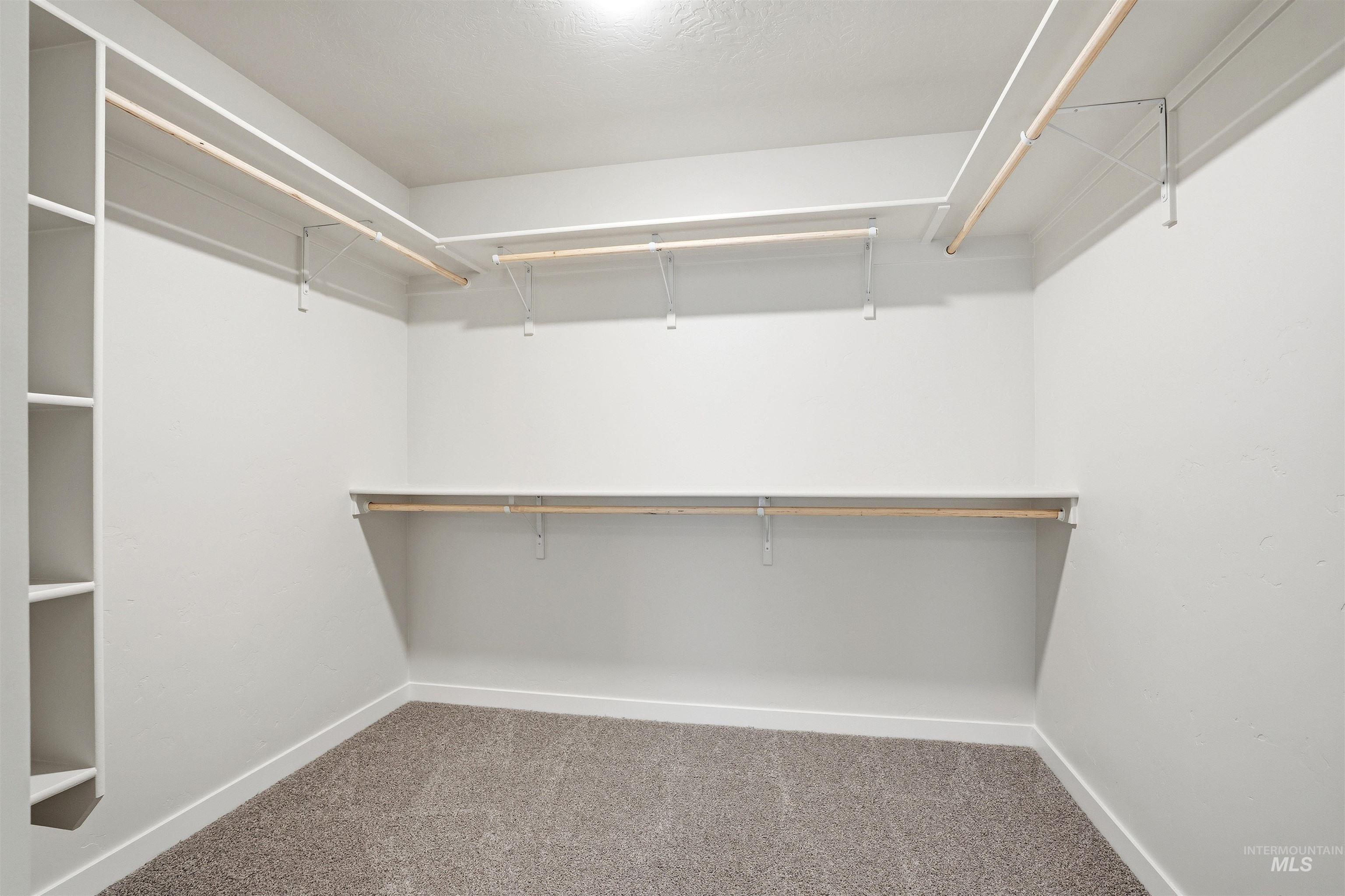 338 W Omphale St. Property Photo 18