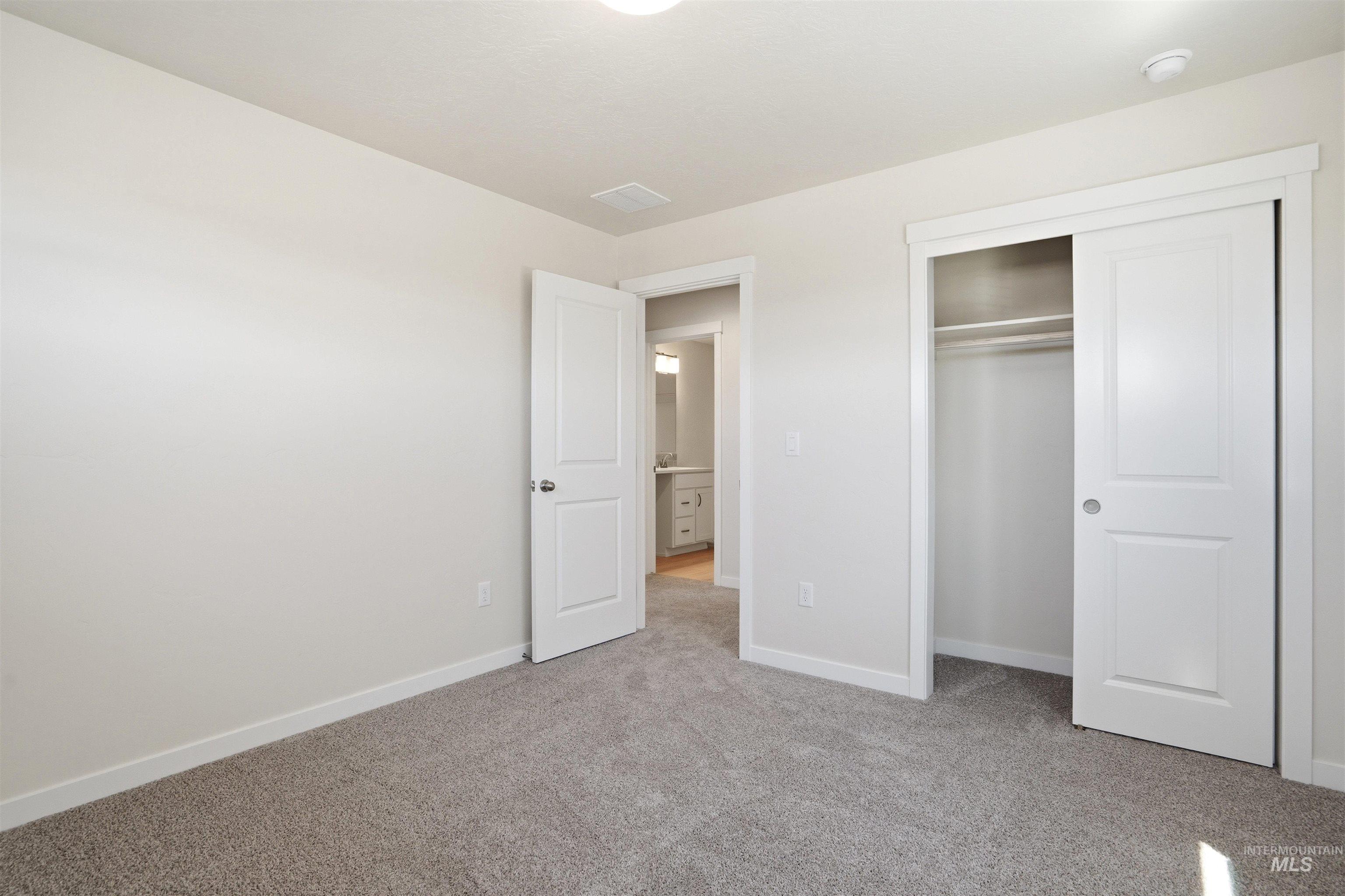 338 W Omphale St. Property Photo 23