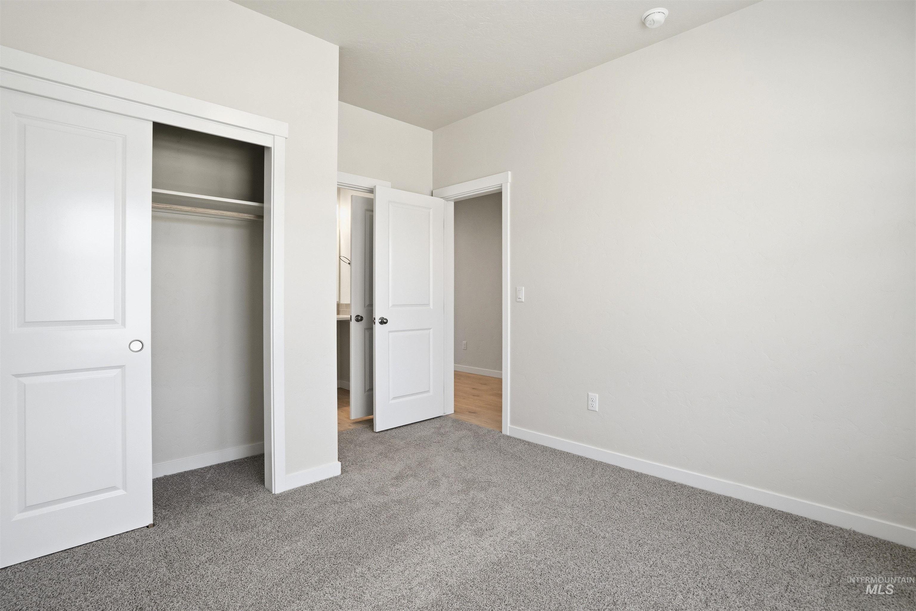 338 W Omphale St. Property Photo 27