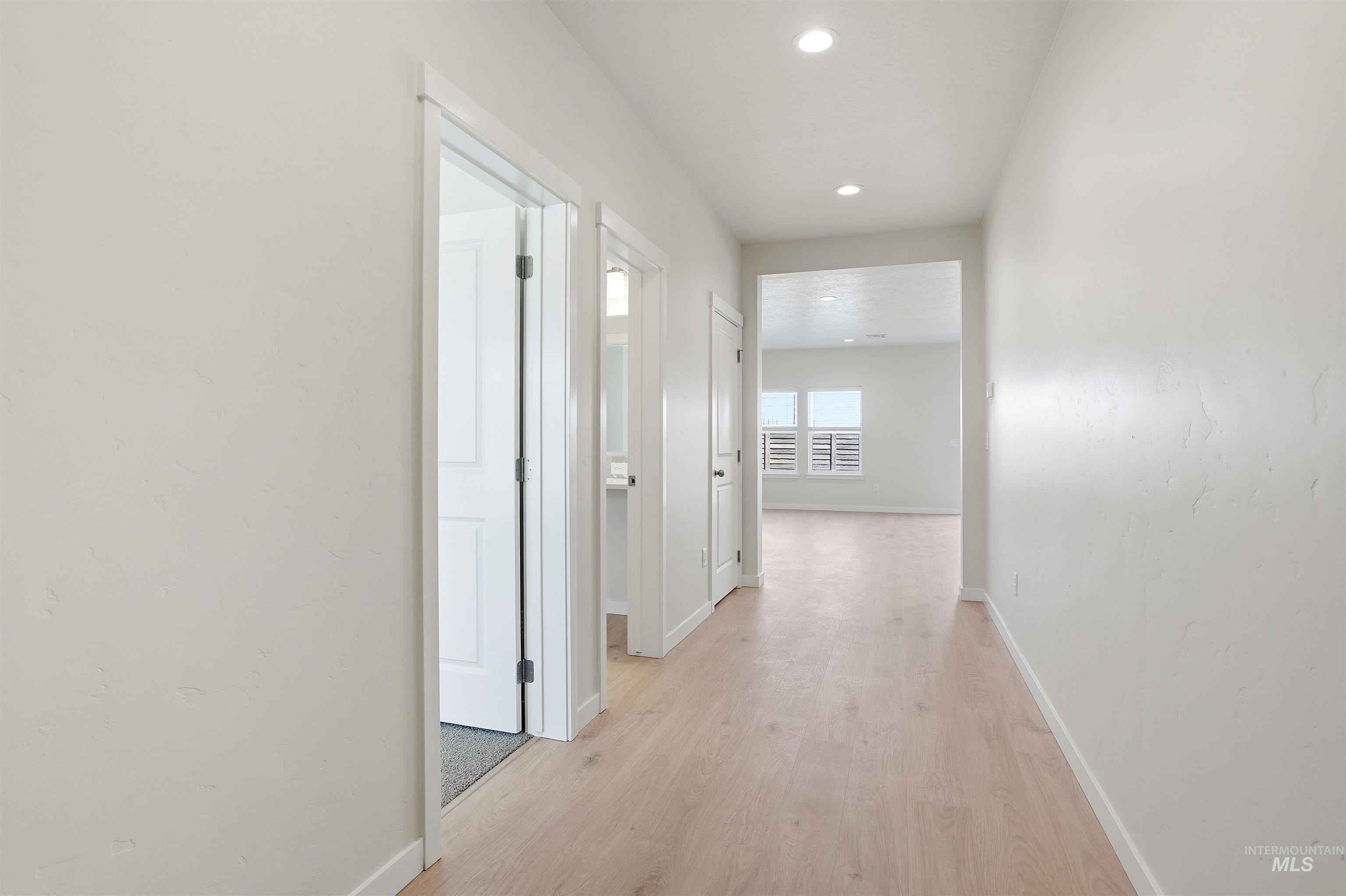 338 W Omphale St. Property Photo 31