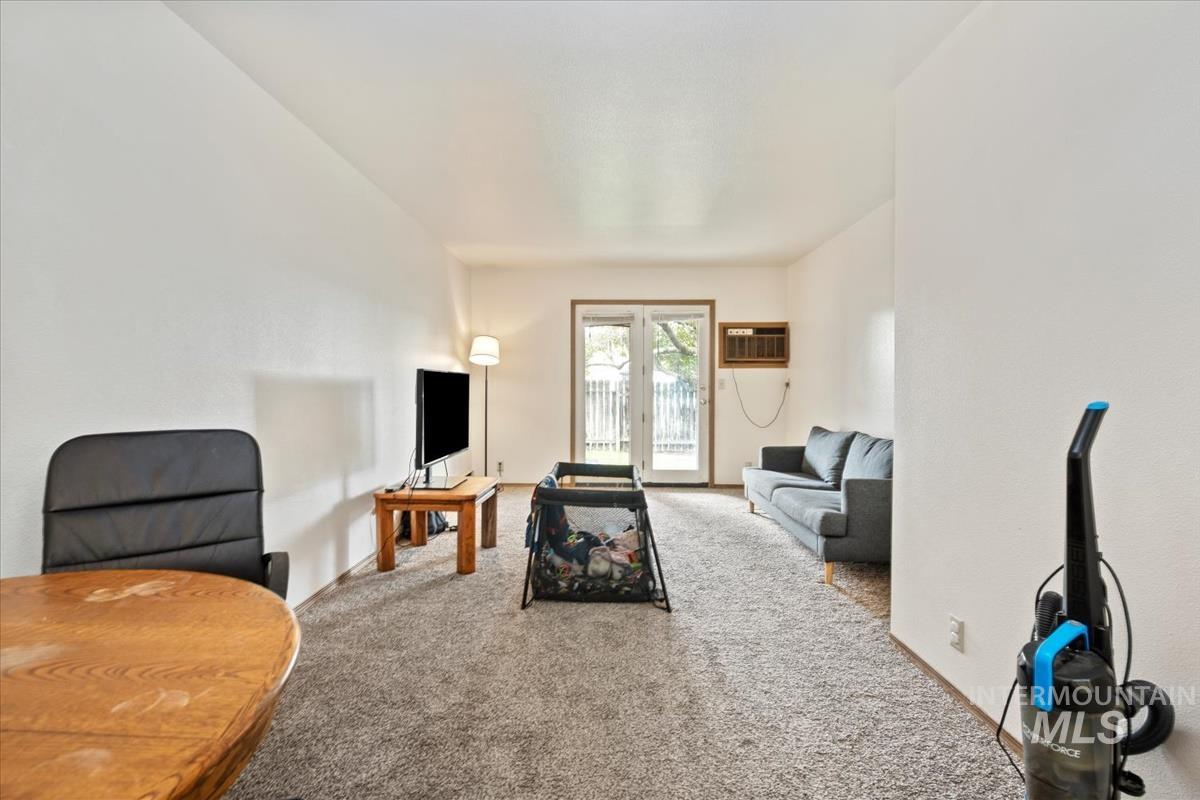 33 S Mike St Property Photo 46
