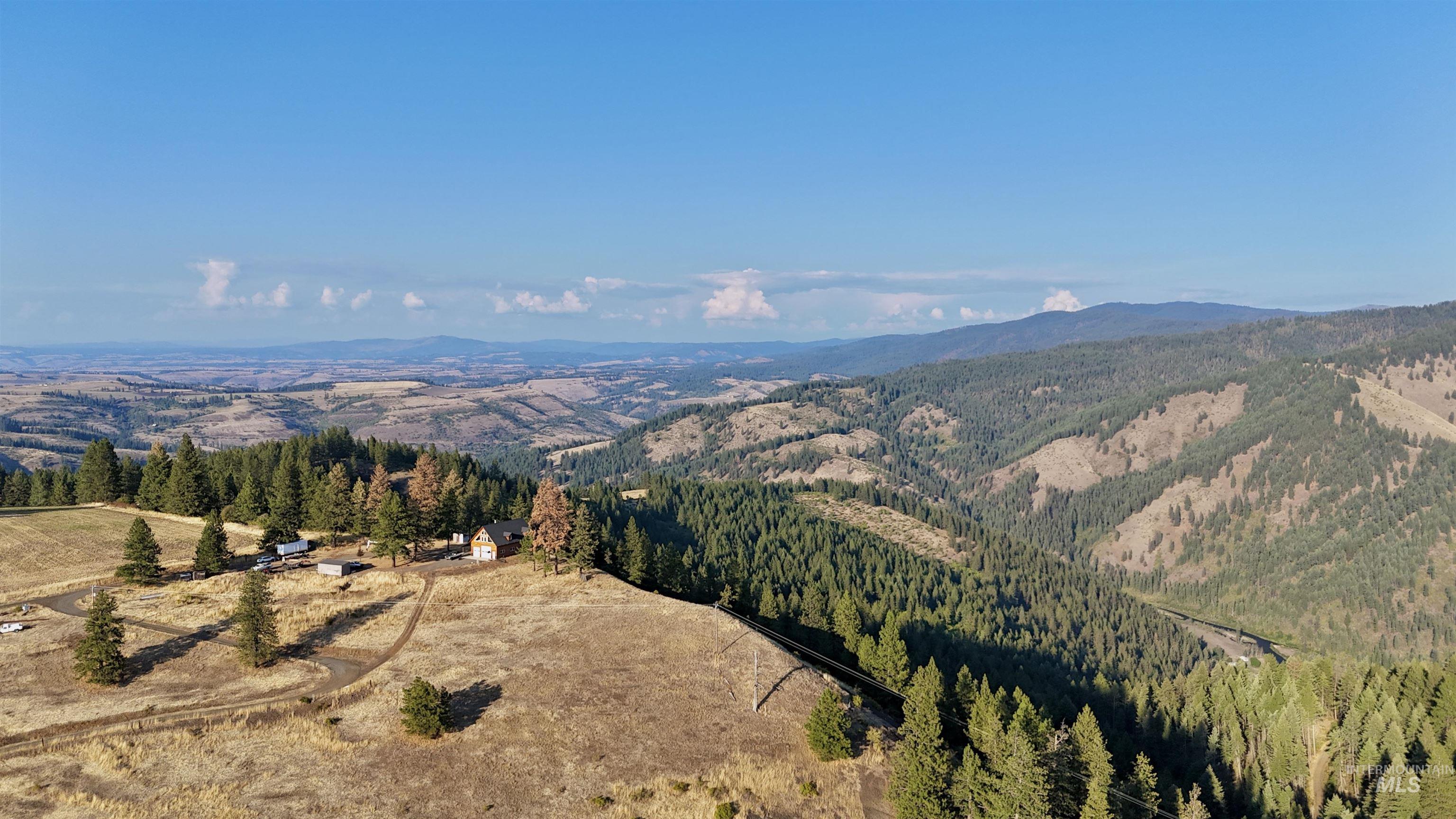 929 Mt. Idaho Grade Rd Property Photo 1