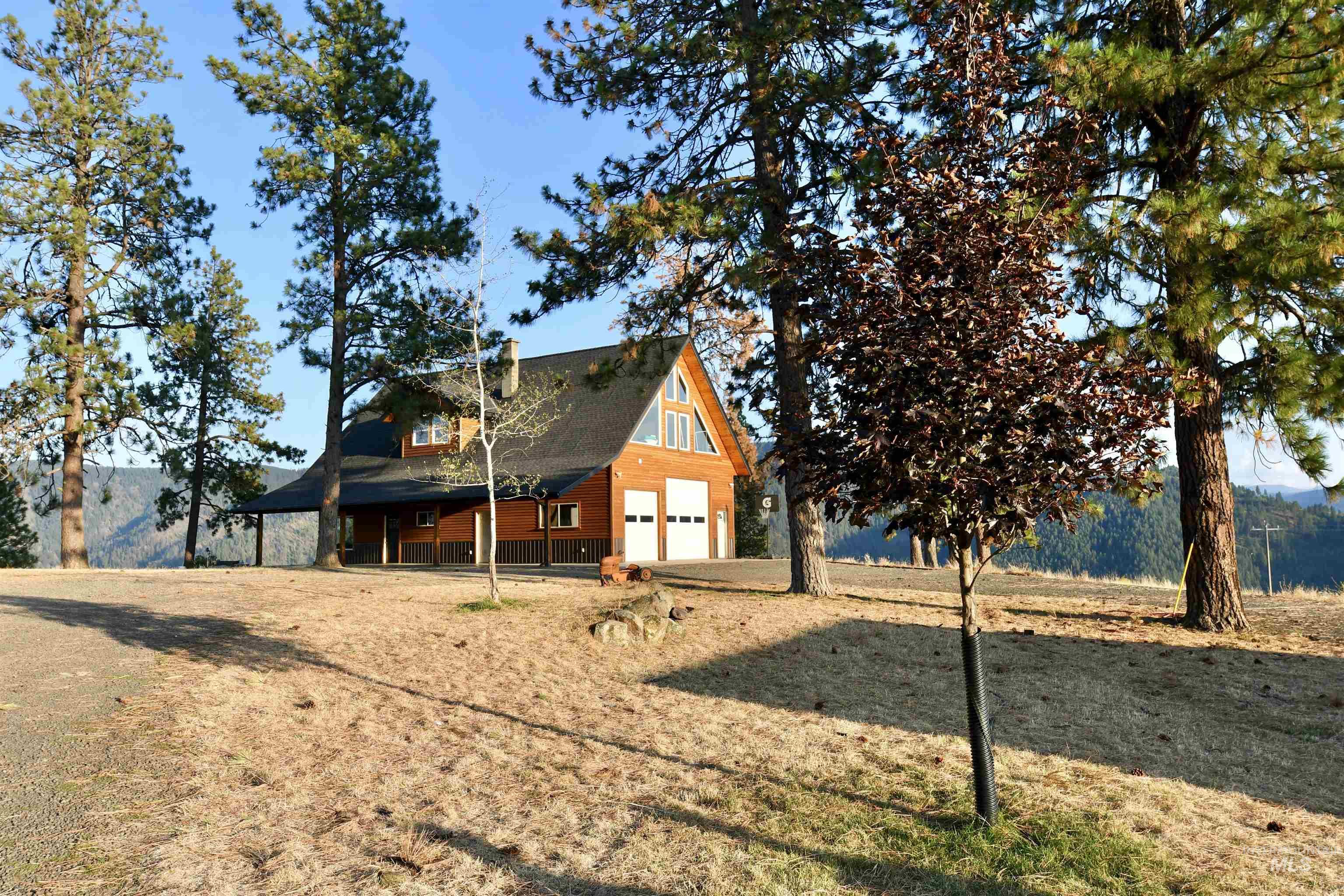 929 Mt. Idaho Grade Rd Property Photo 4
