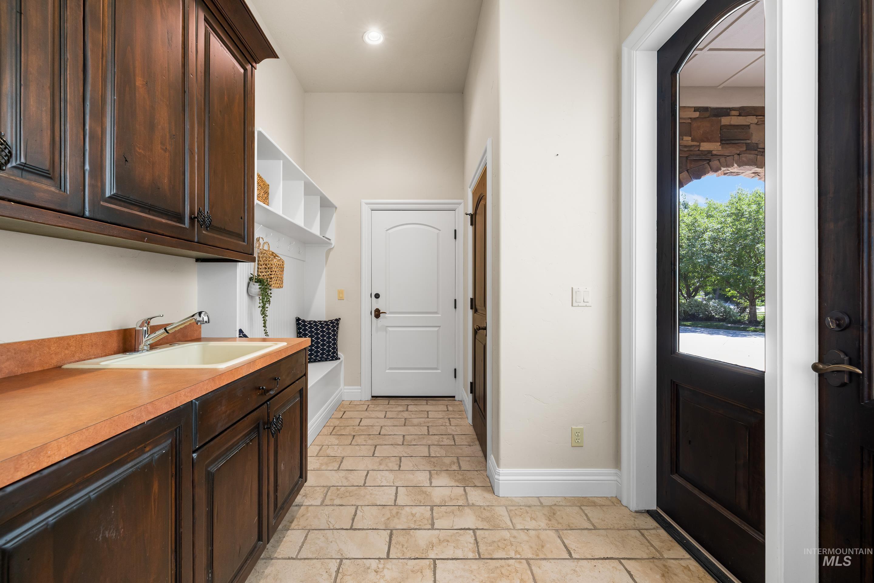 974 E Riversong Drive Property Photo 38