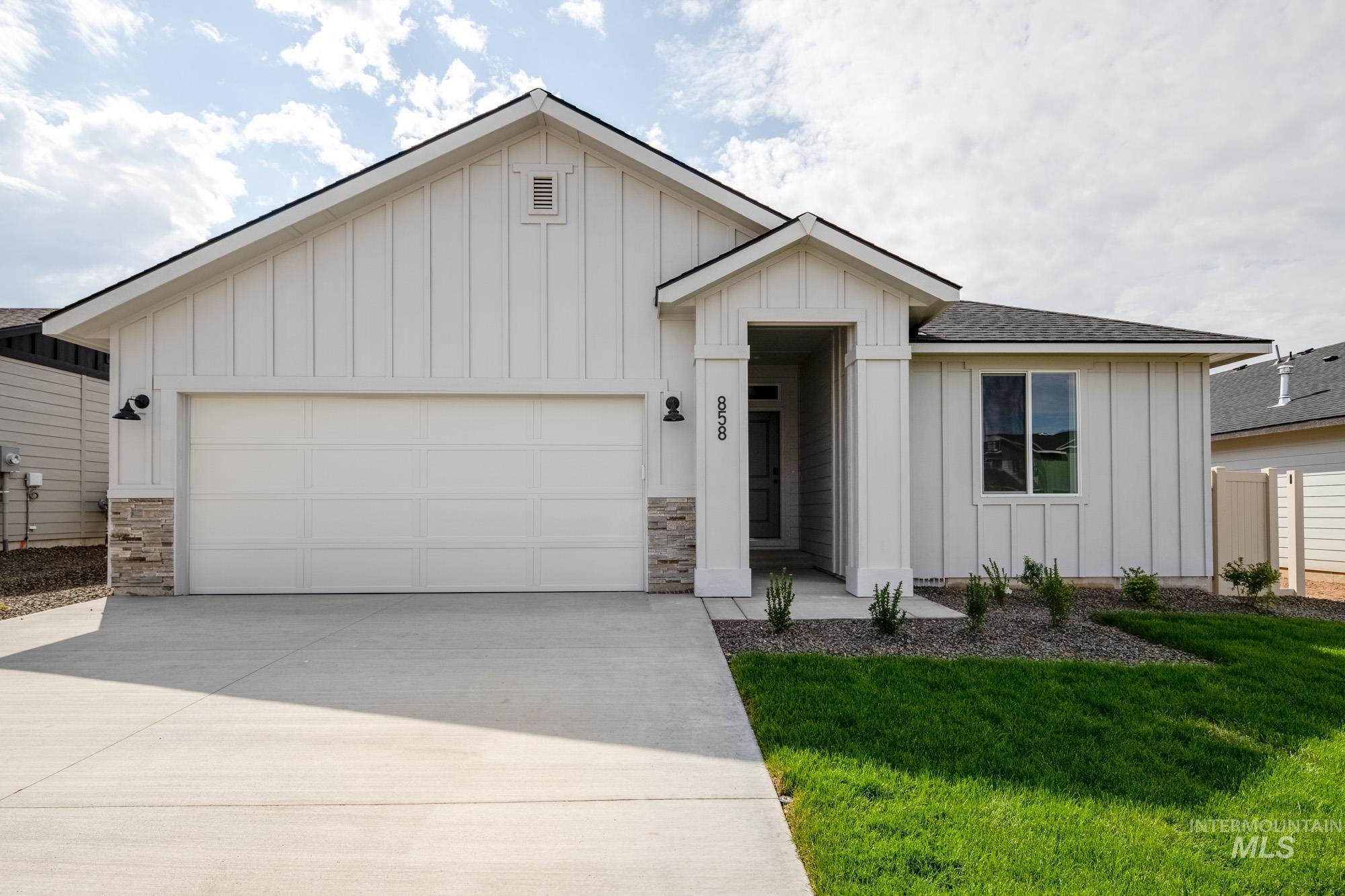 858 N Mirror Creek Way Property Photo 1