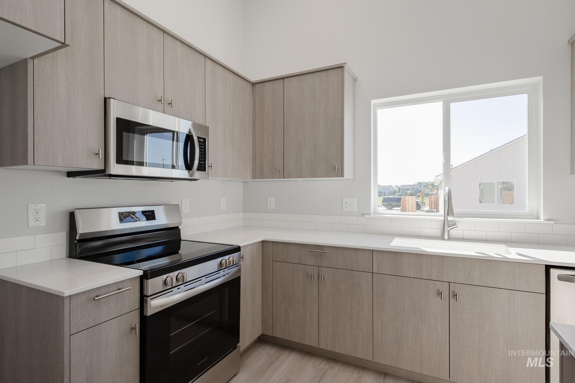 1717 Webb Brook St Property Photo 6