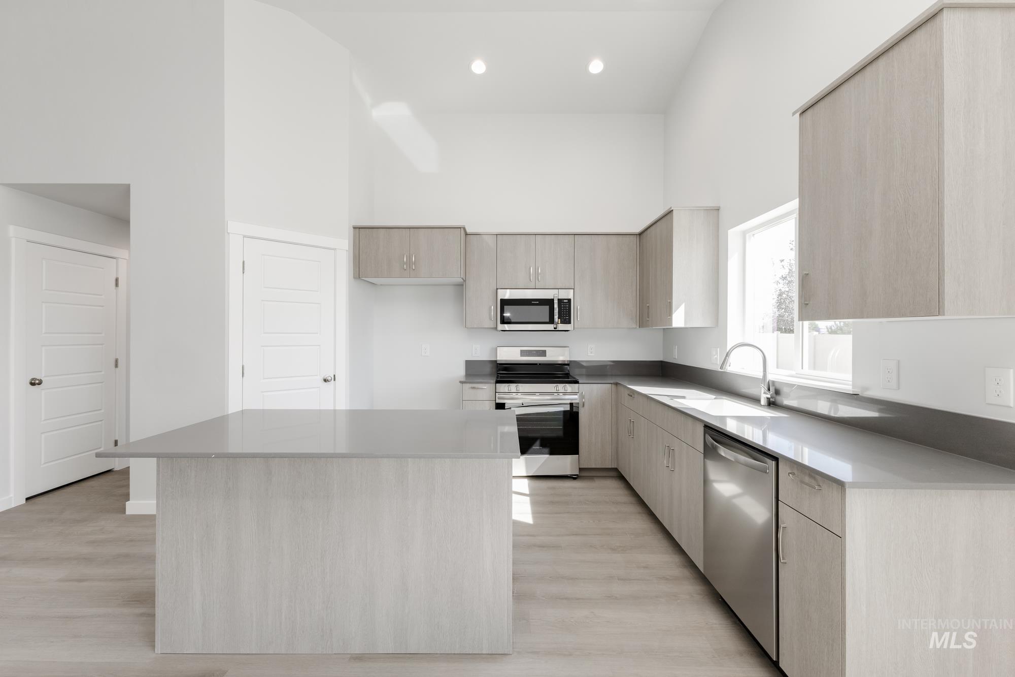 3343 W Morere Dr Property Photo 5