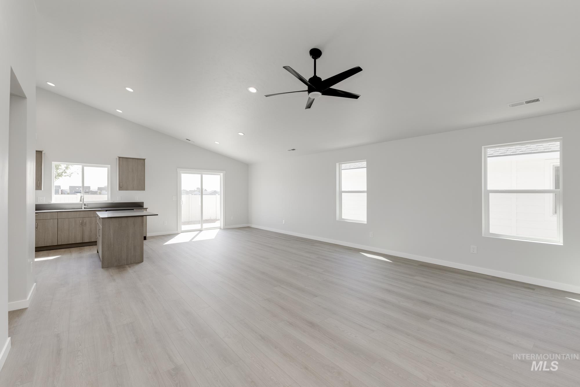 3343 W Morere Dr Property Photo 7