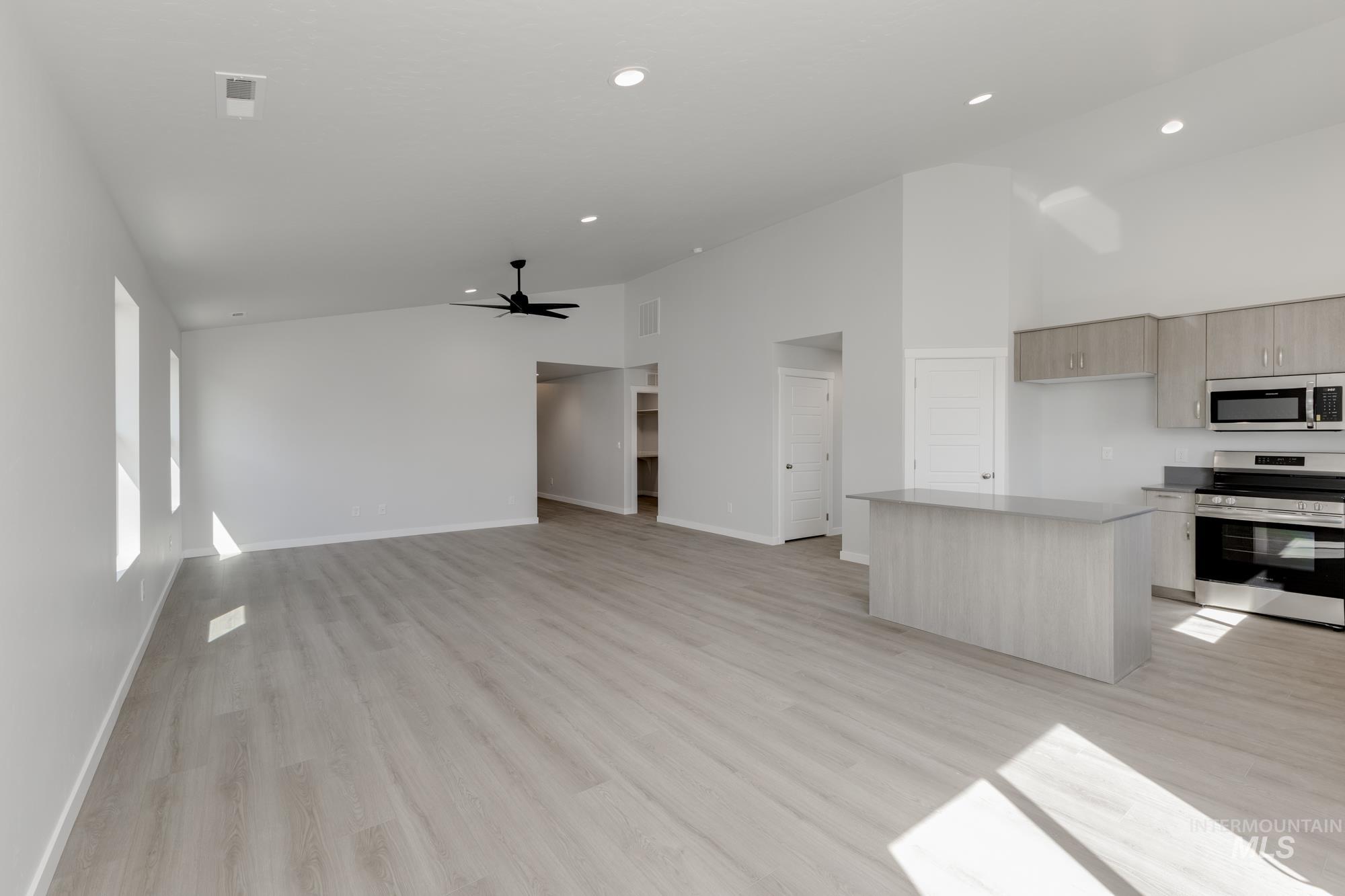 3343 W Morere Dr Property Photo 9