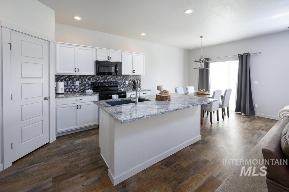 2920 N Sunset Farm Rd. Property Photo 10