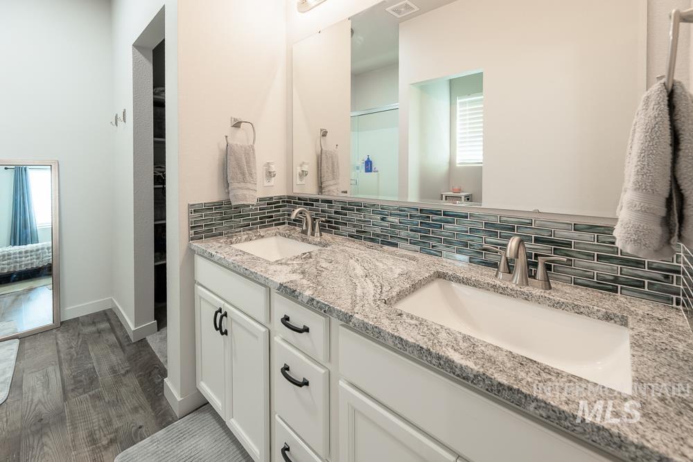 2920 N Sunset Farm Rd. Property Photo 15