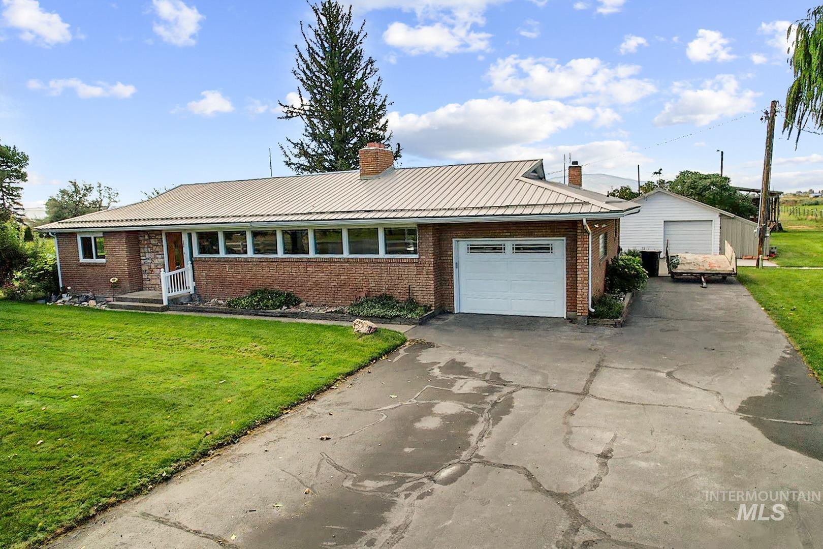 229 W 200 S Property Photo 1