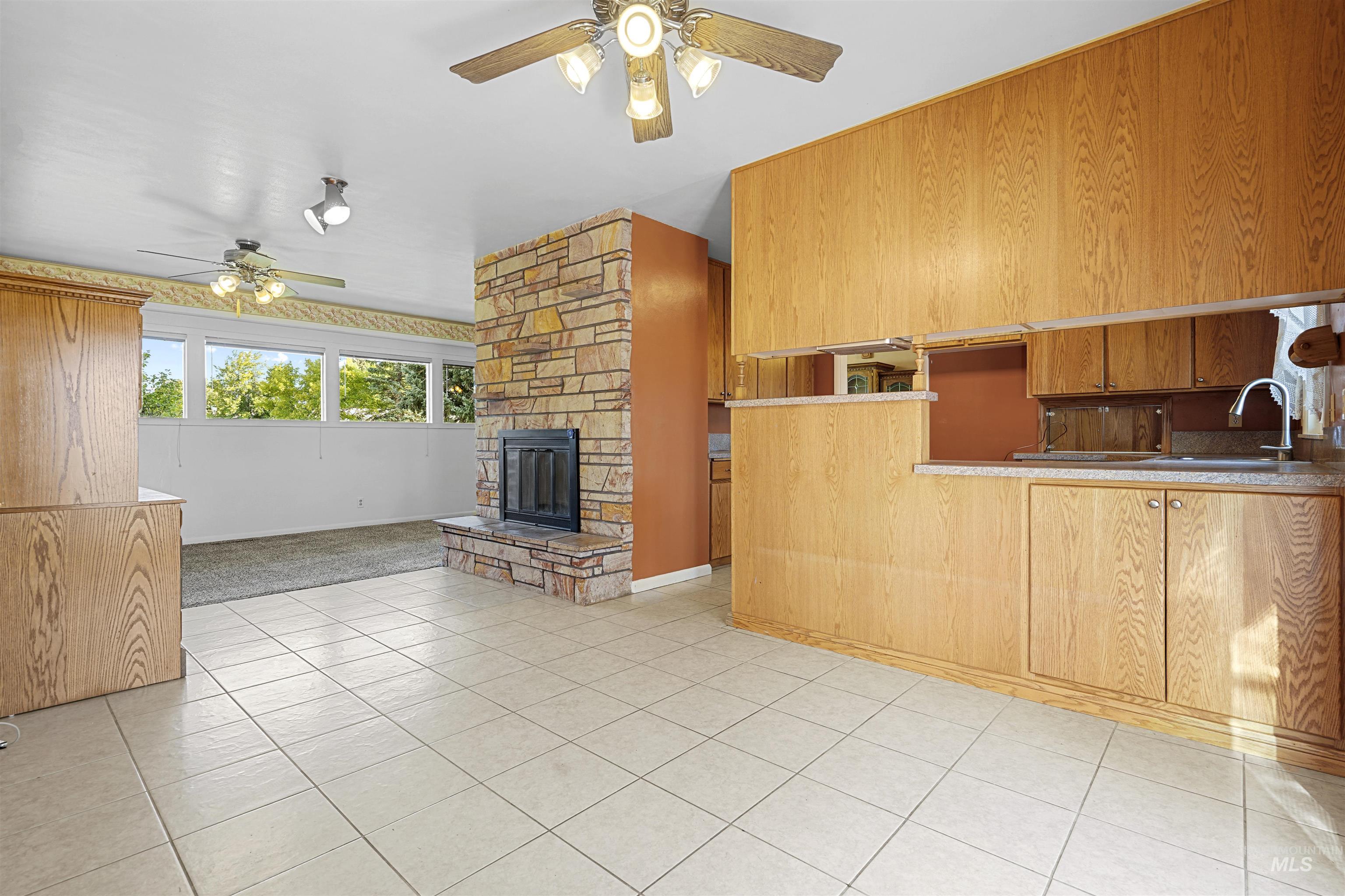 229 W 200 S Property Photo 6