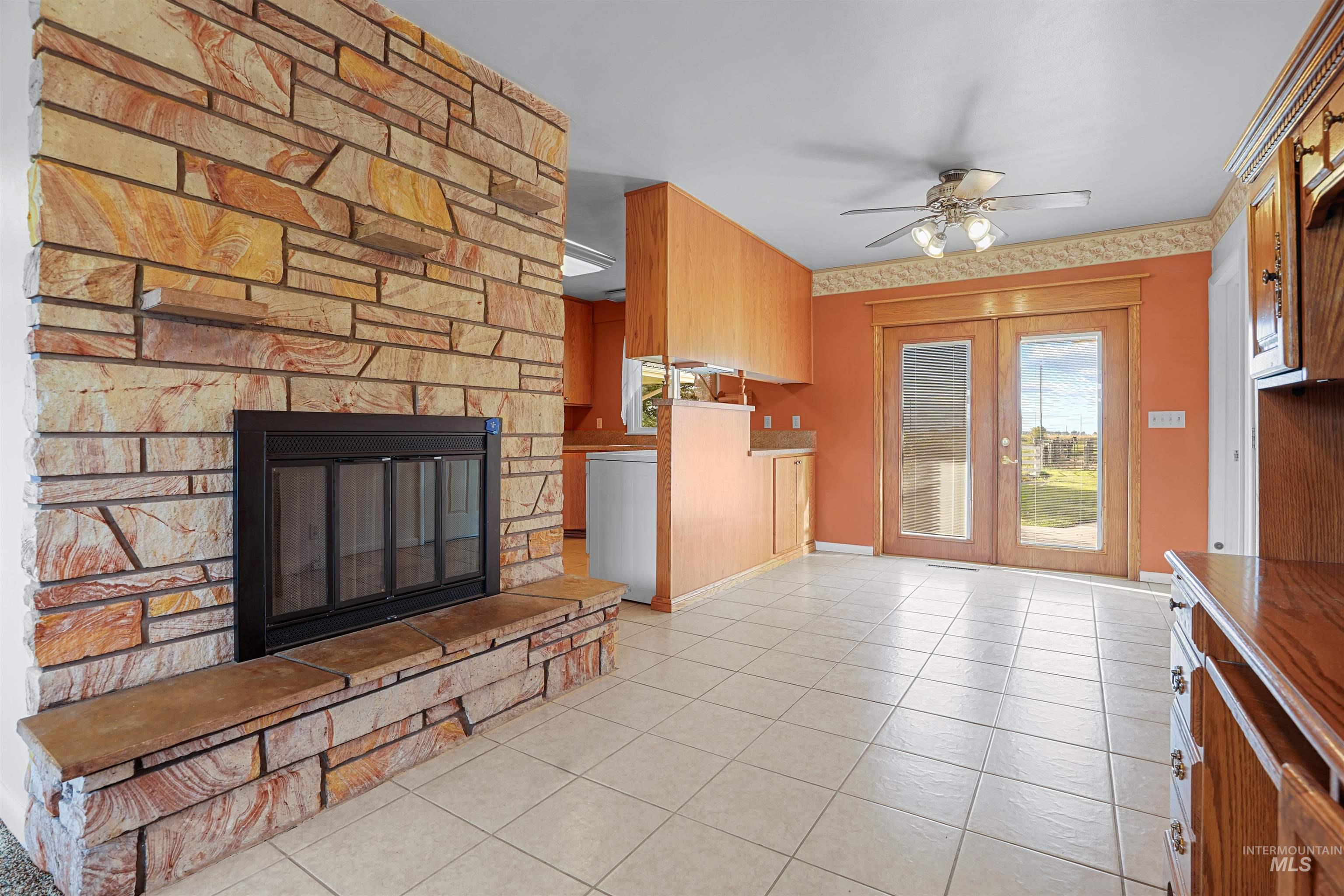 229 W 200 S Property Photo 7