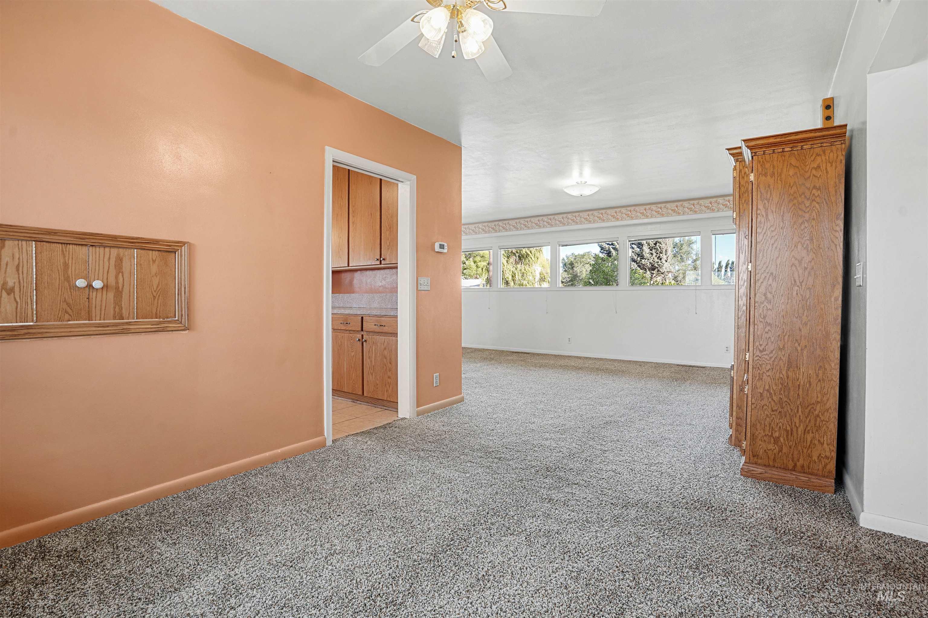 229 W 200 S Property Photo 8