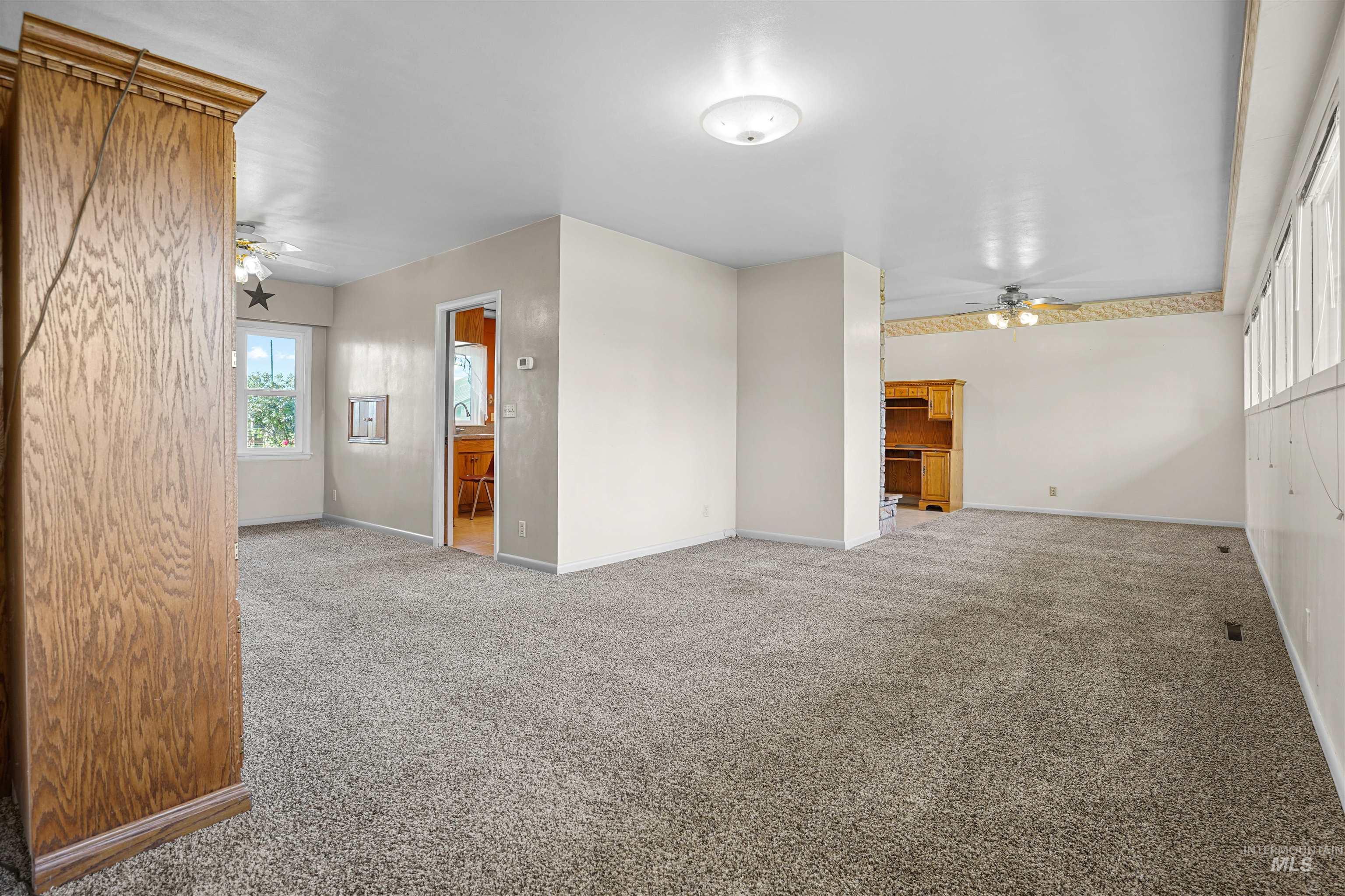 229 W 200 S Property Photo 11