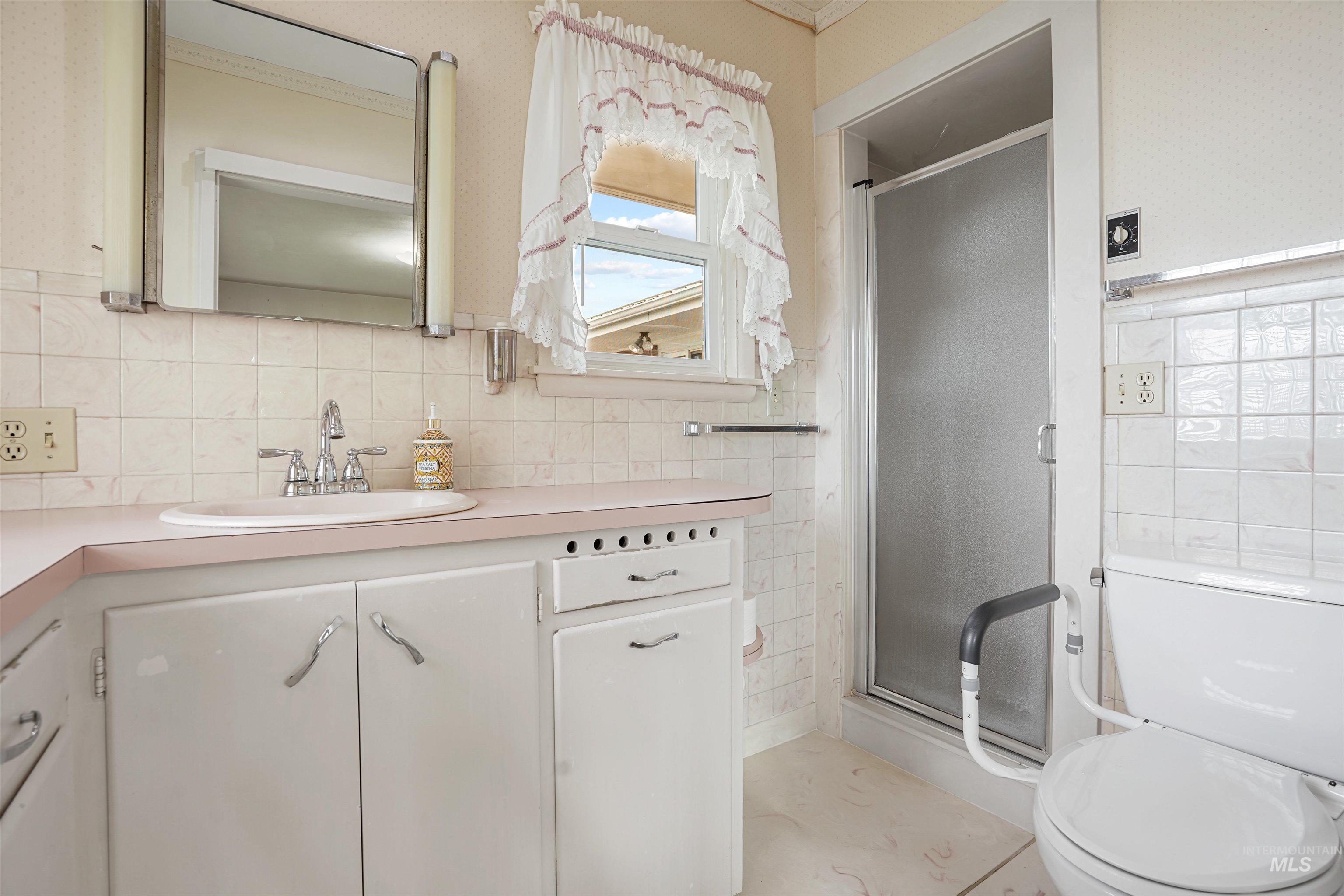 229 W 200 S Property Photo 14