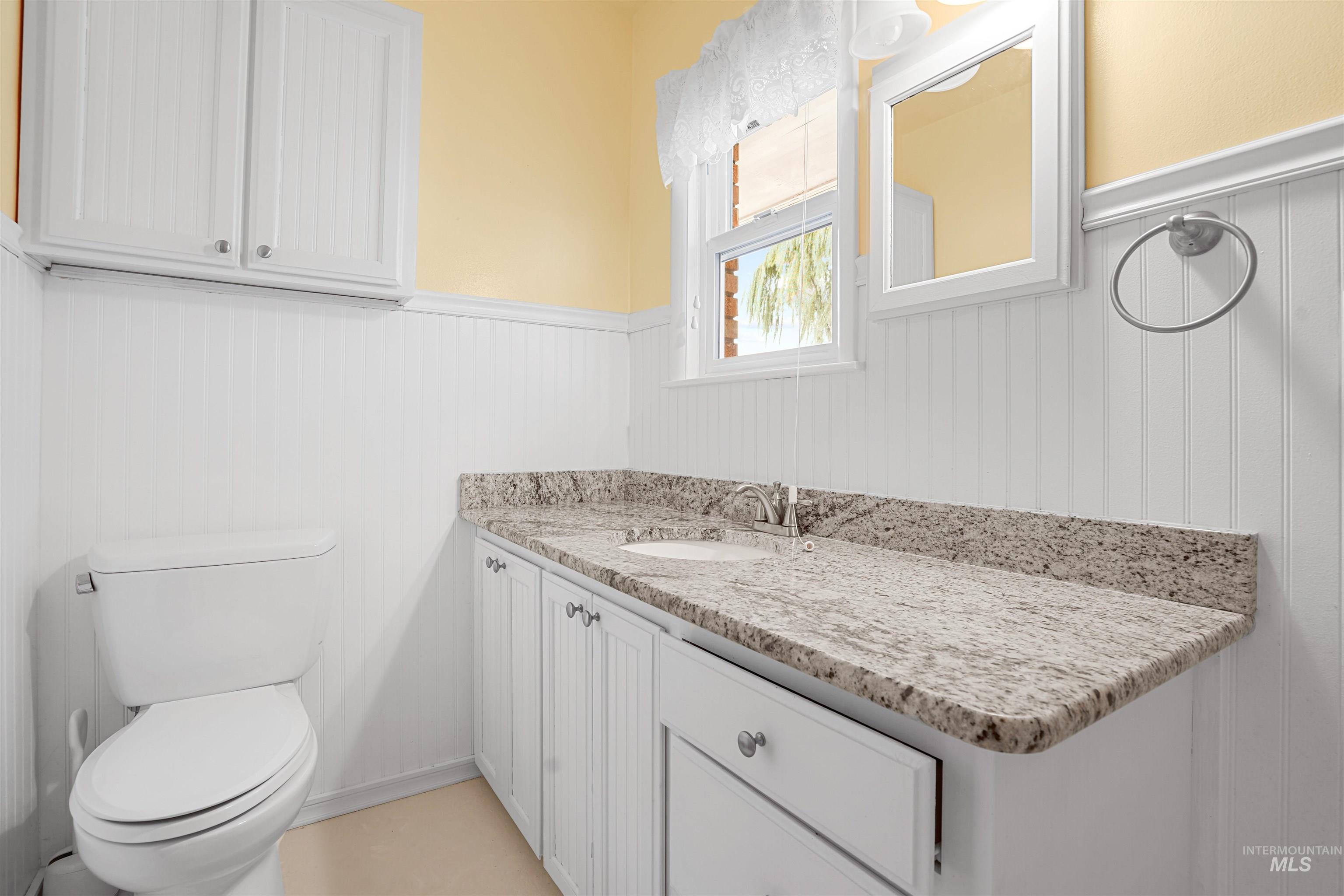 229 W 200 S Property Photo 17