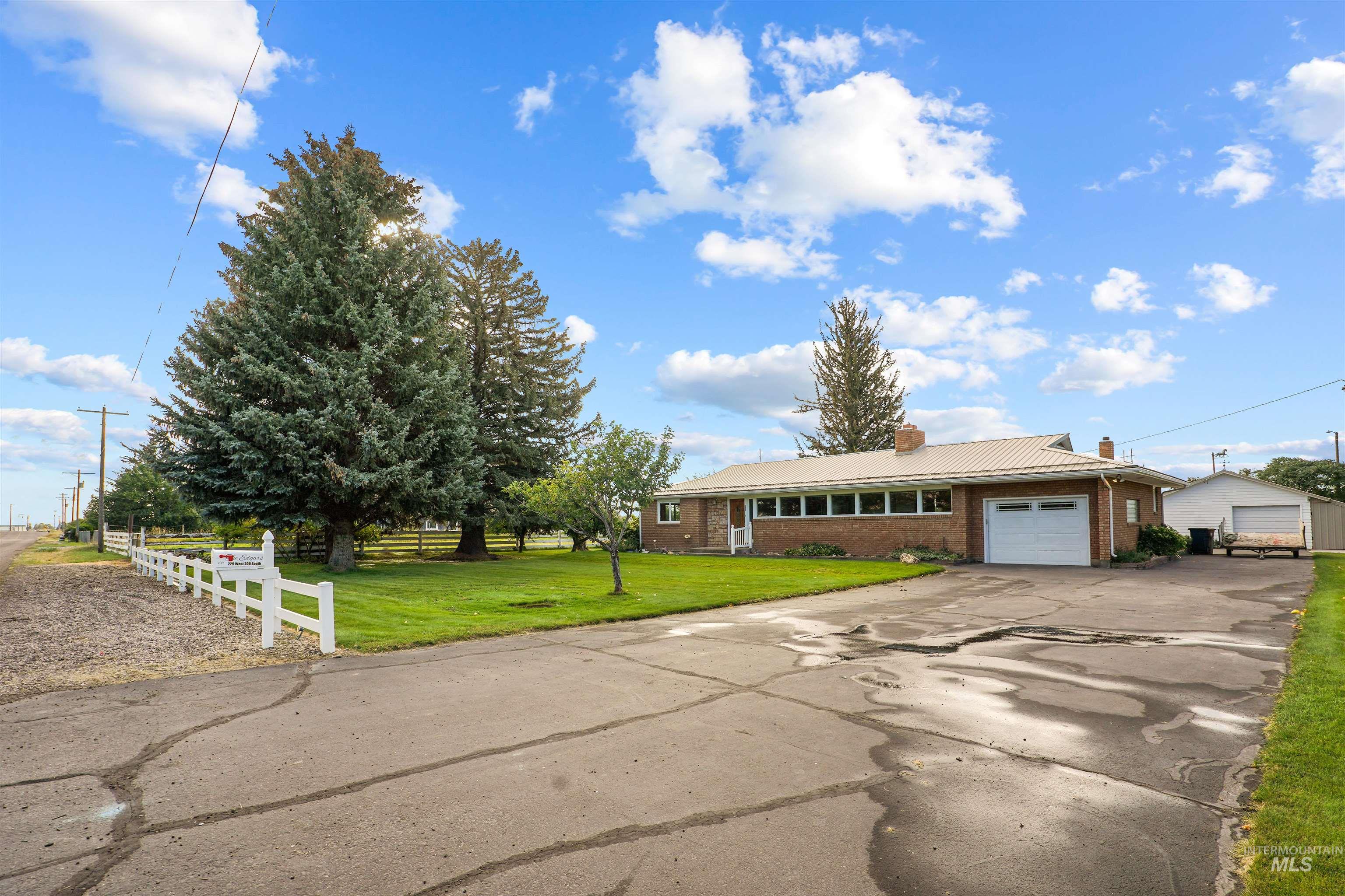 229 W 200 S Property Photo 20