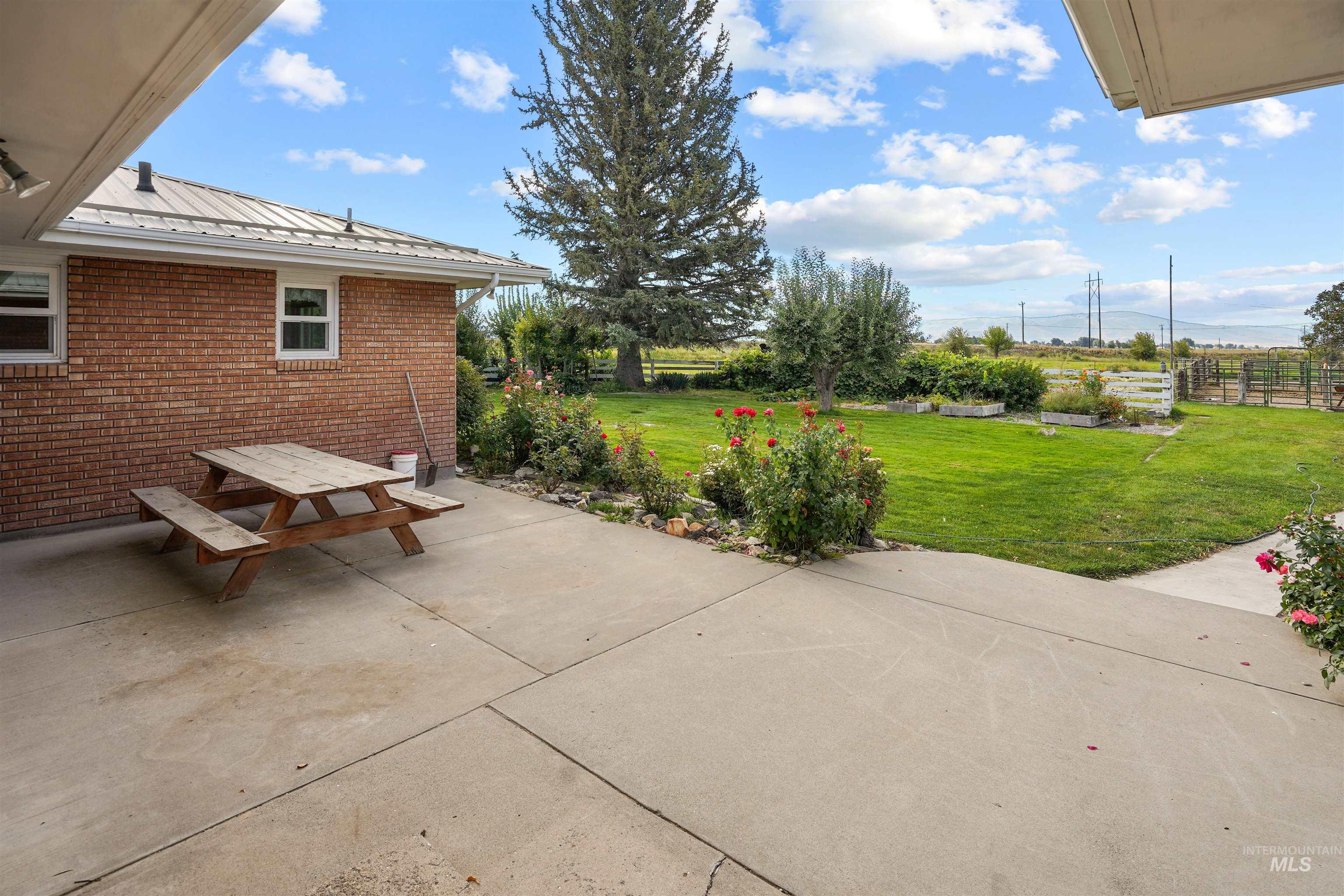 229 W 200 S Property Photo 23