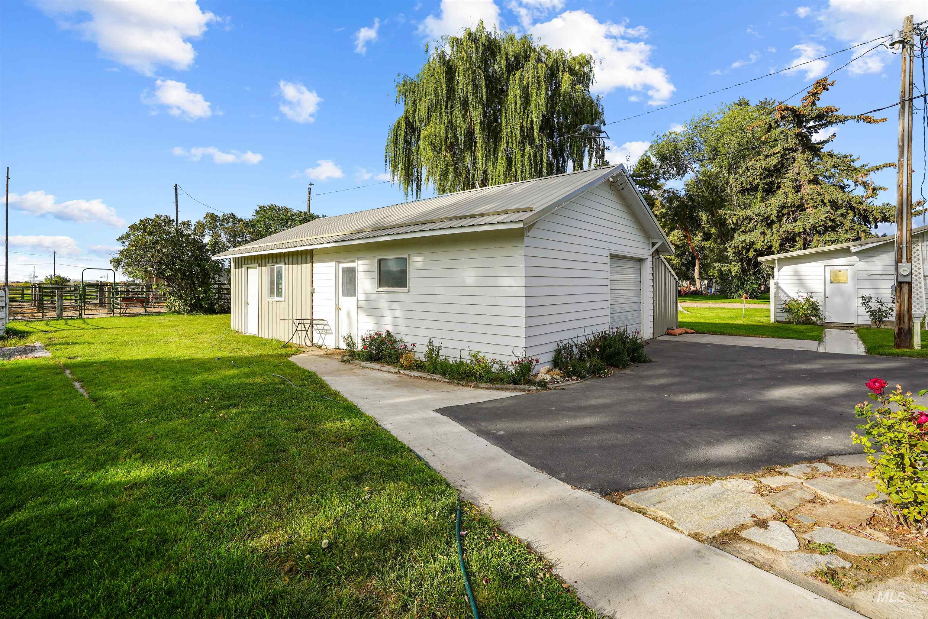 229 W 200 S Property Photo 24