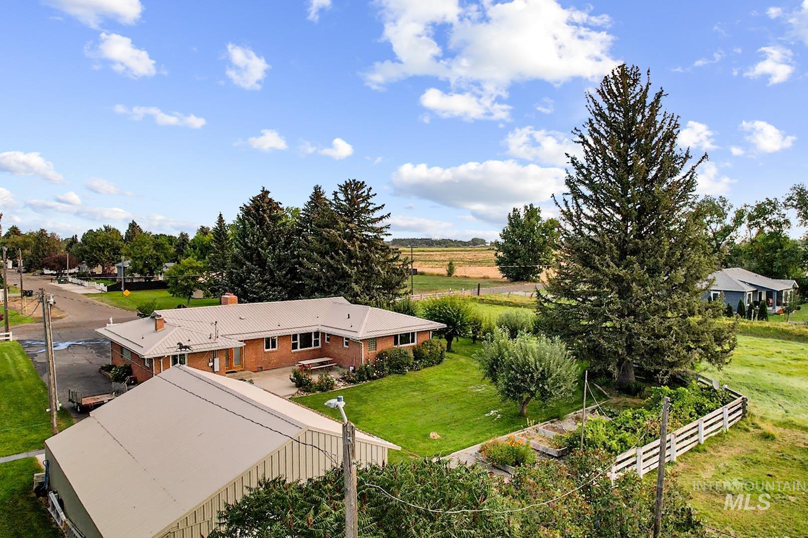 229 W 200 S Property Photo 27