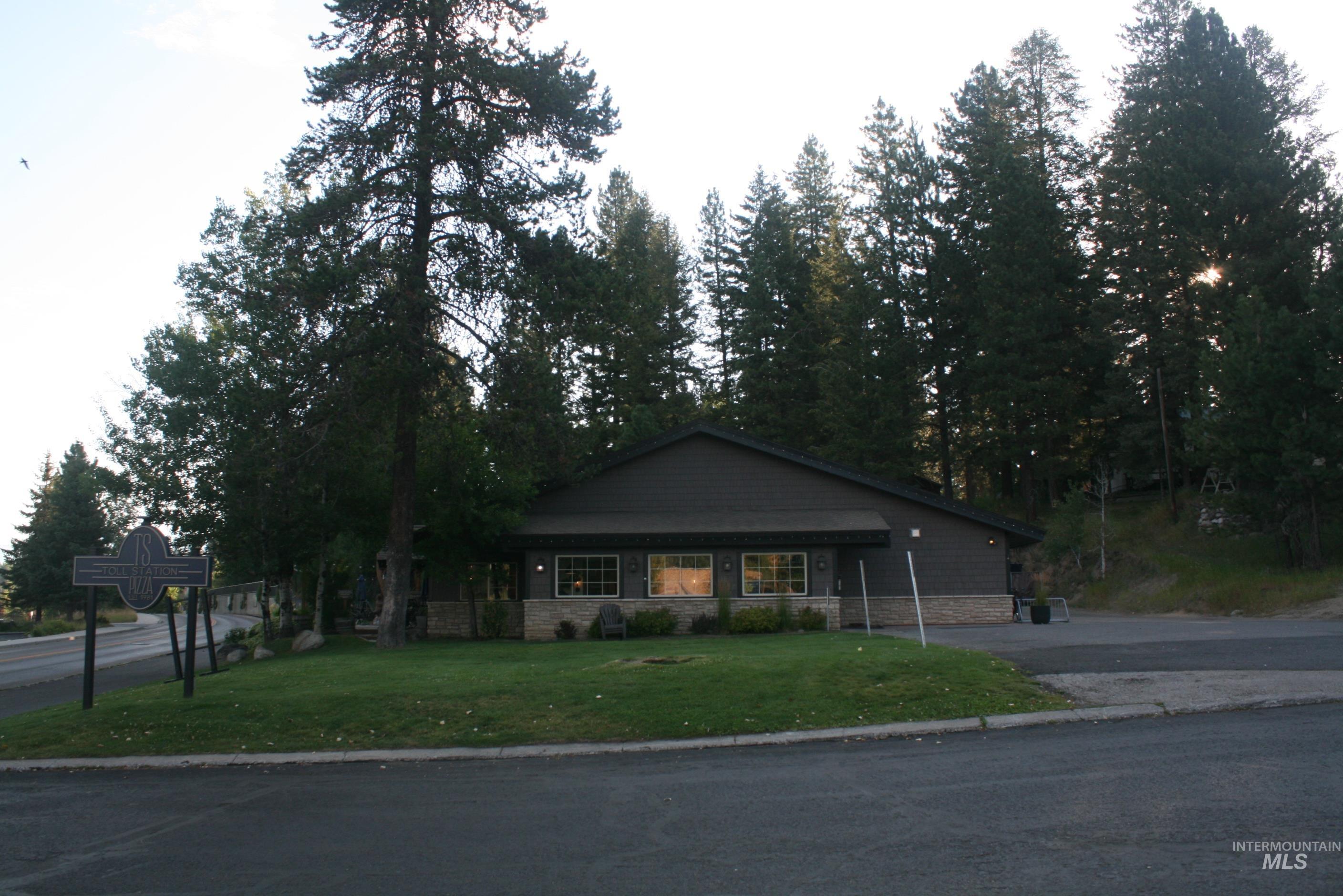 410 Railroad Ave Property Photo 2