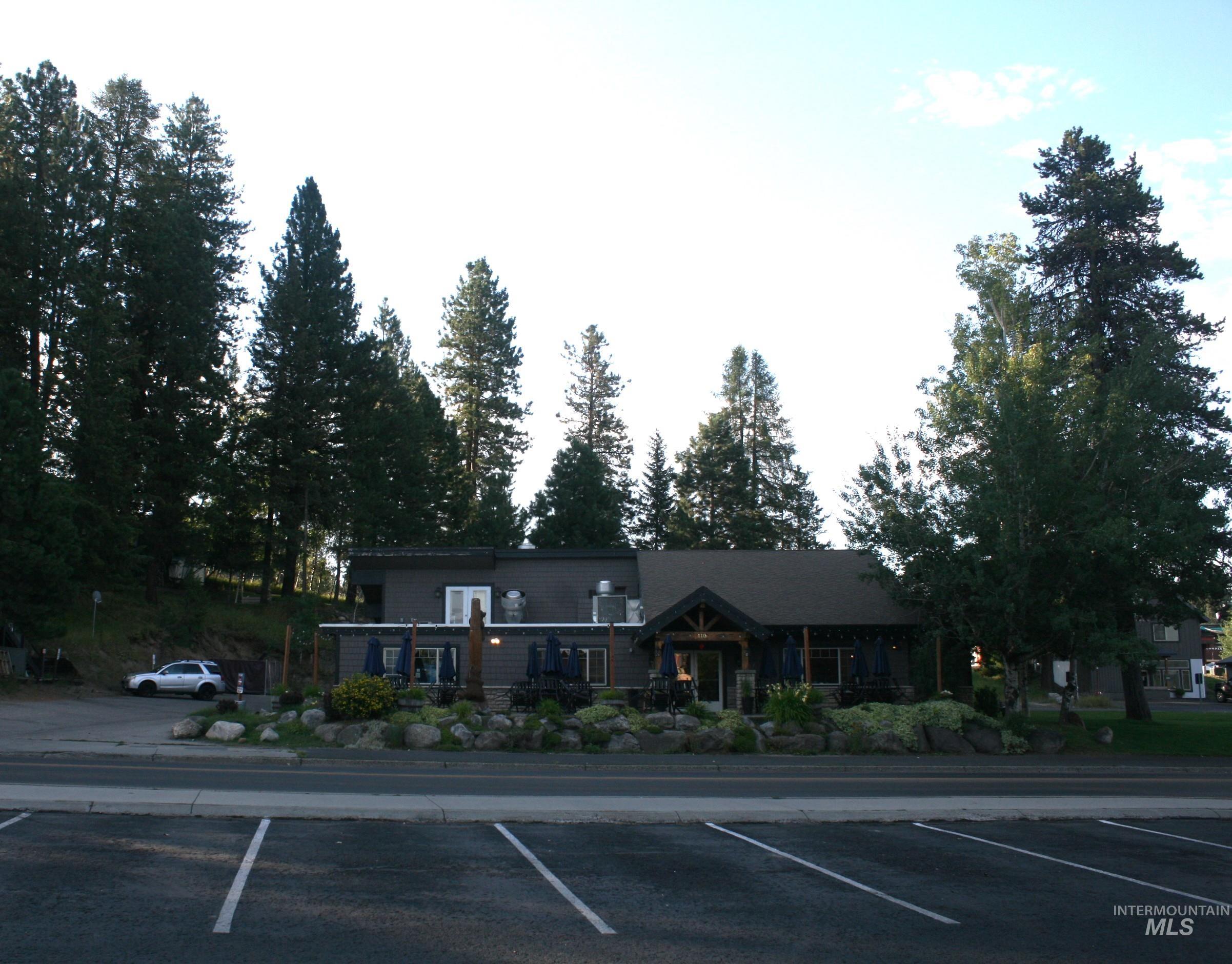 410 Railroad Ave Property Photo 11