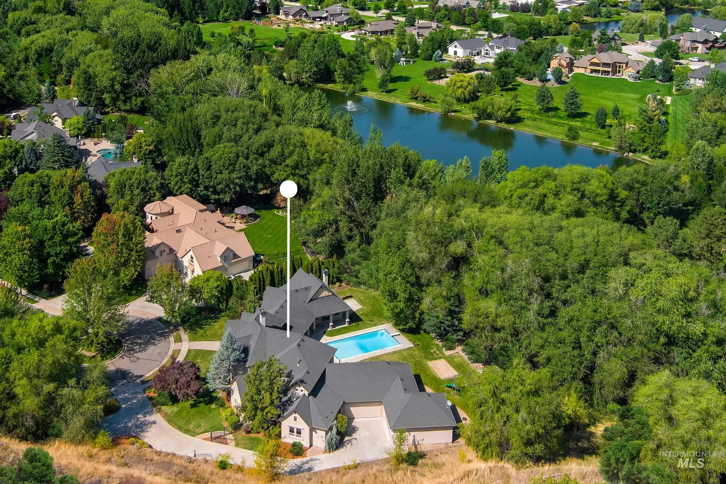 1450 E Covey Run Ct Property Photo 3