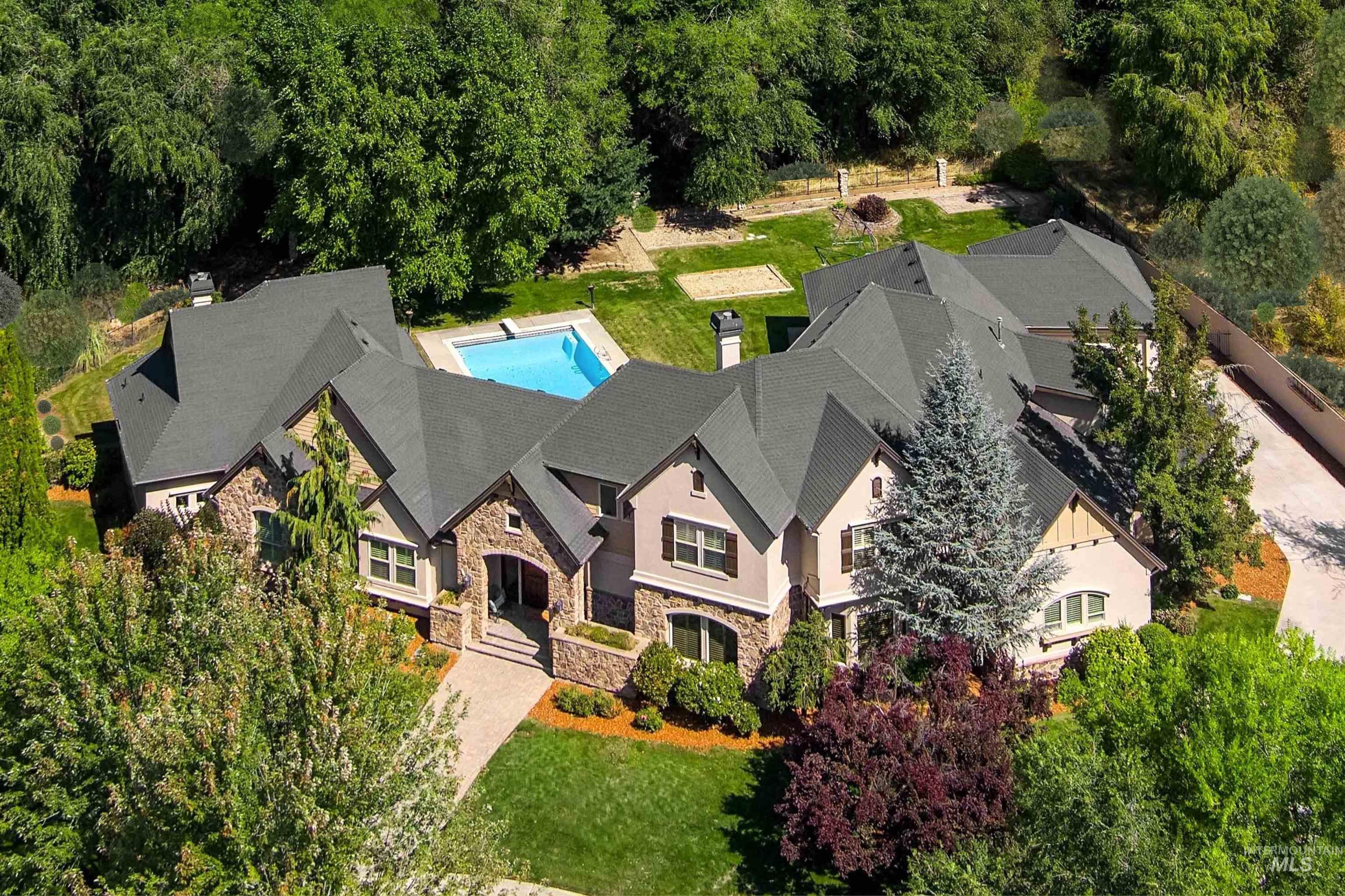 1450 E Covey Run Ct Property Photo 5