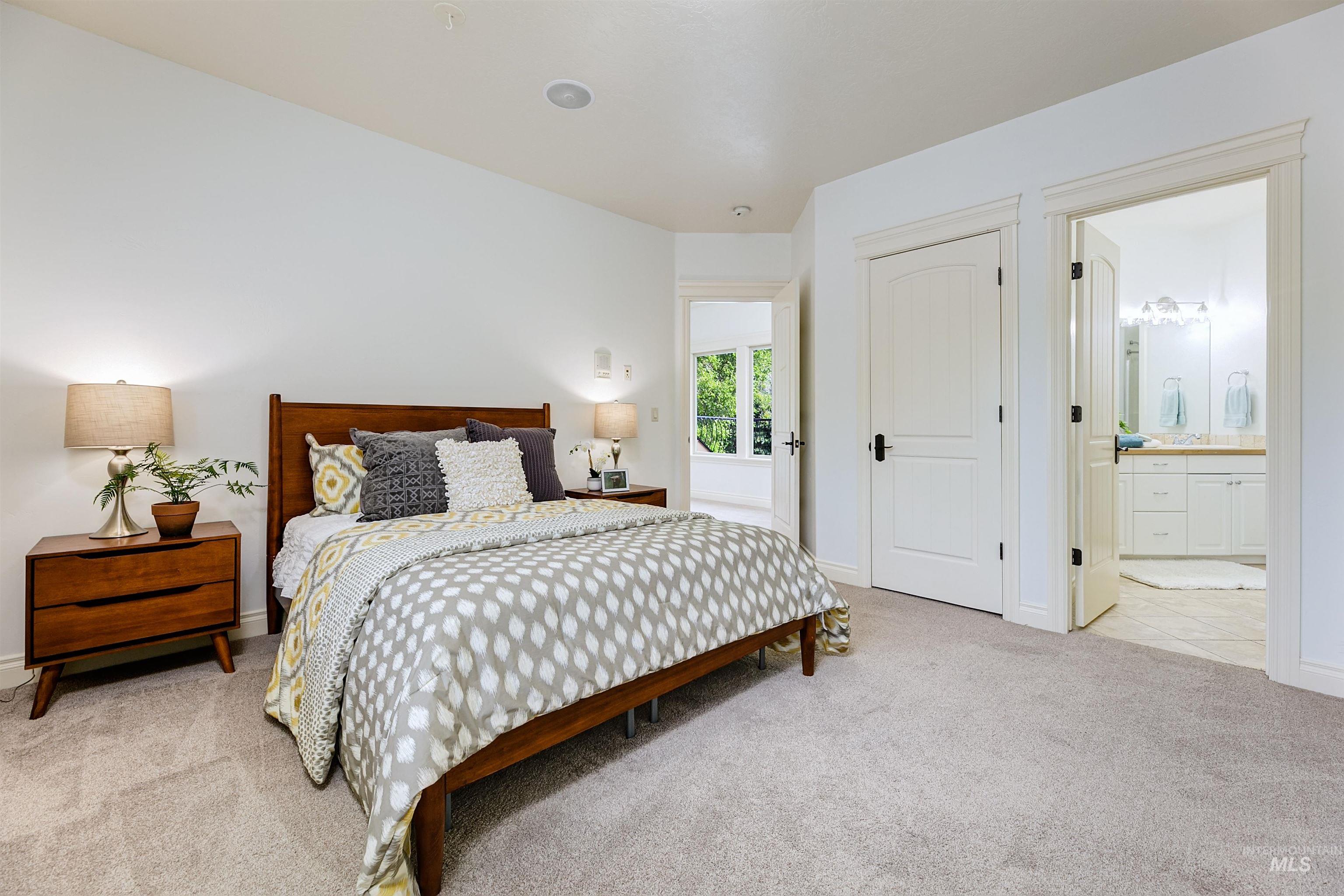 1450 E Covey Run Ct Property Photo 35