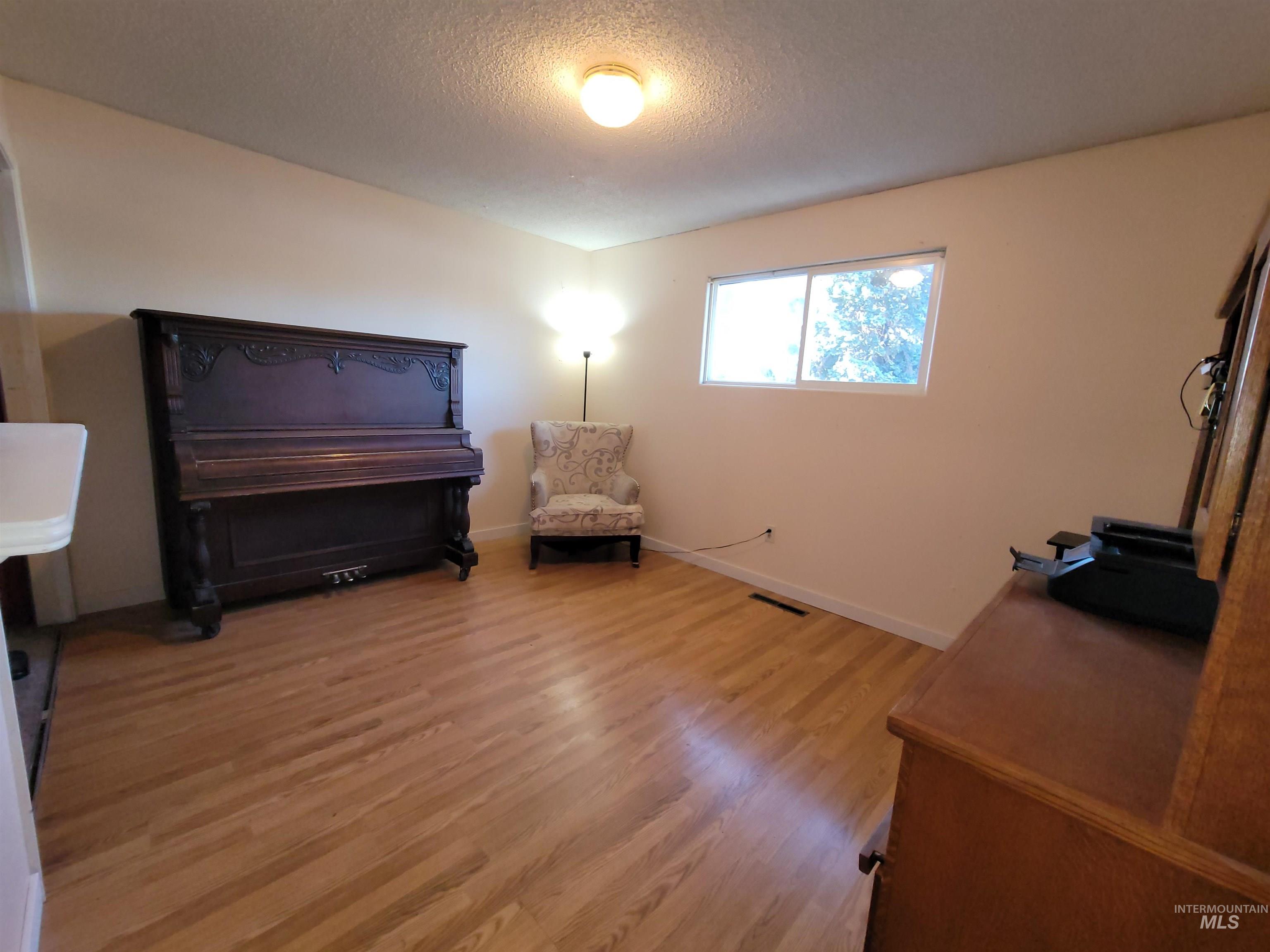 2020 Powers Ave. Property Photo 23