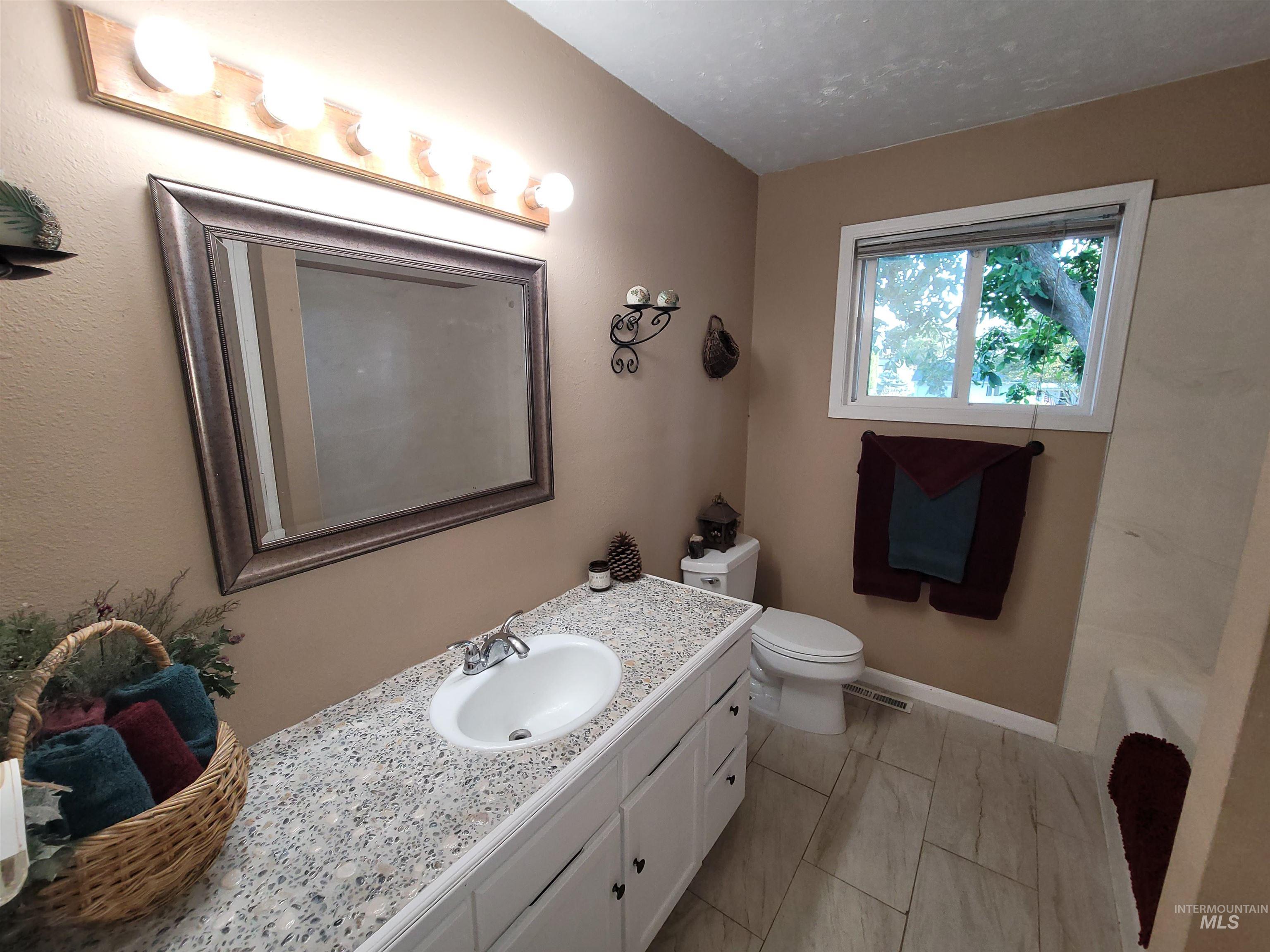 2020 Powers Ave. Property Photo 24