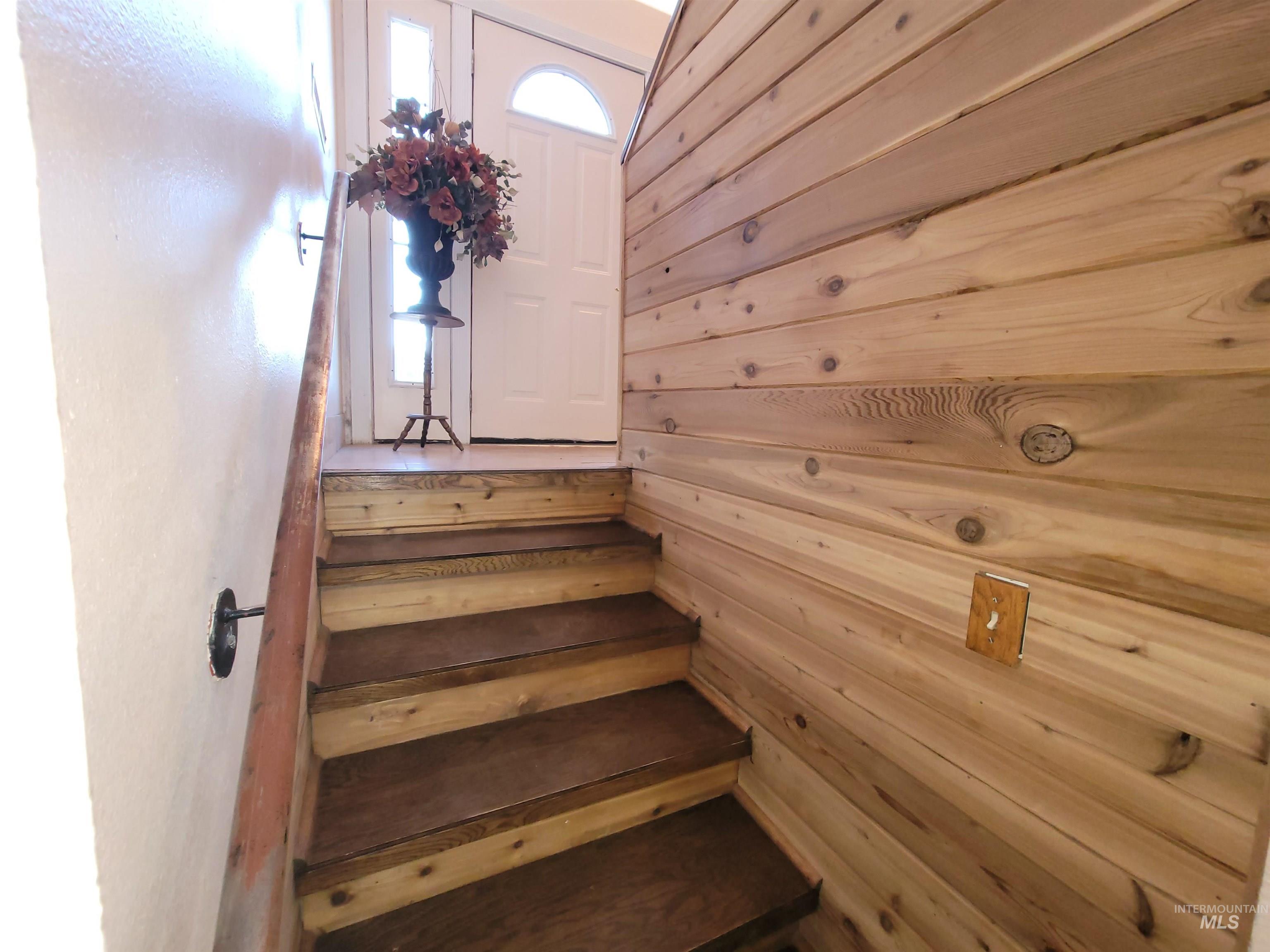 2020 Powers Ave. Property Photo 28