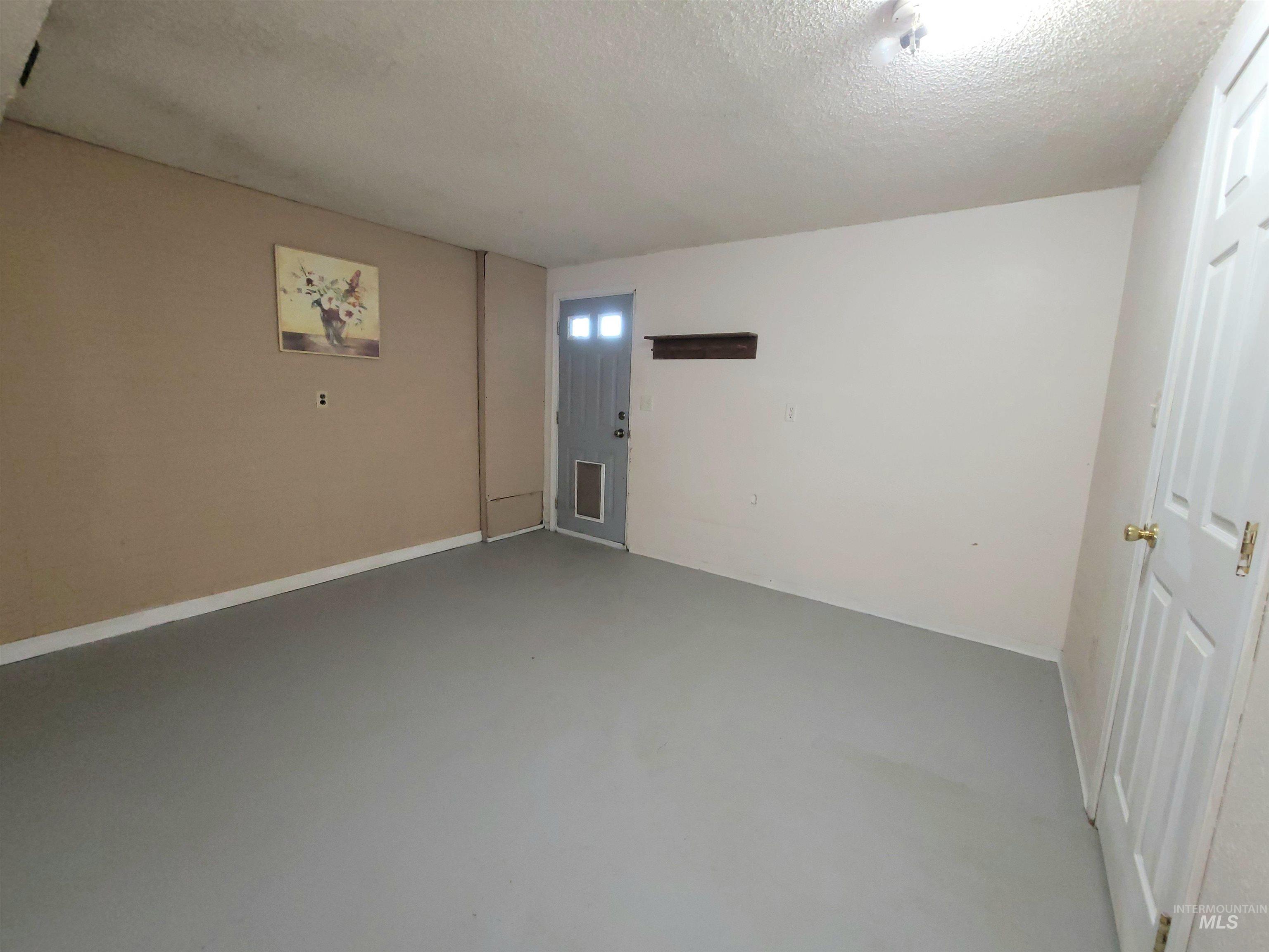 2020 Powers Ave. Property Photo 36