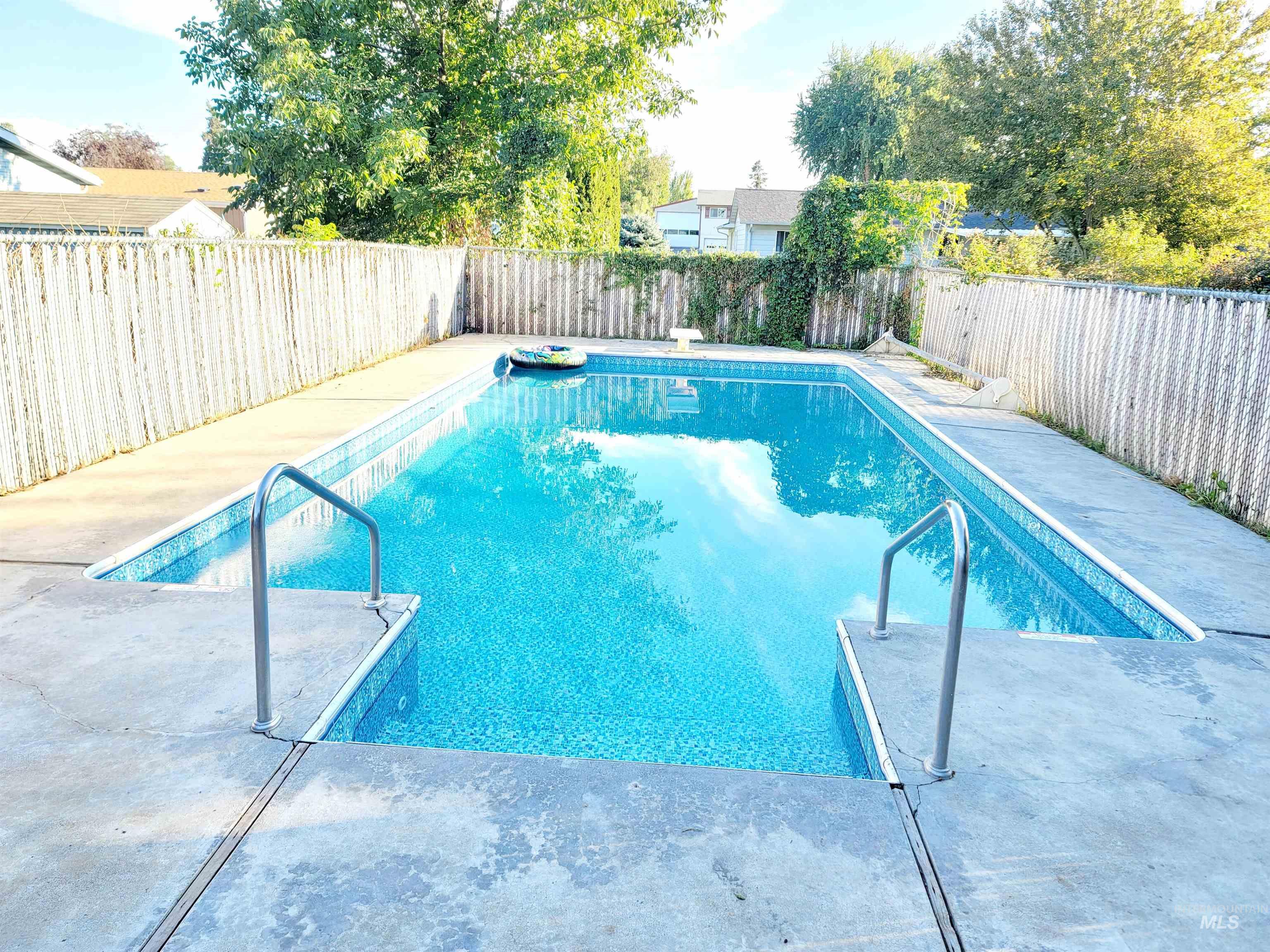 2020 Powers Ave. Property Photo 41