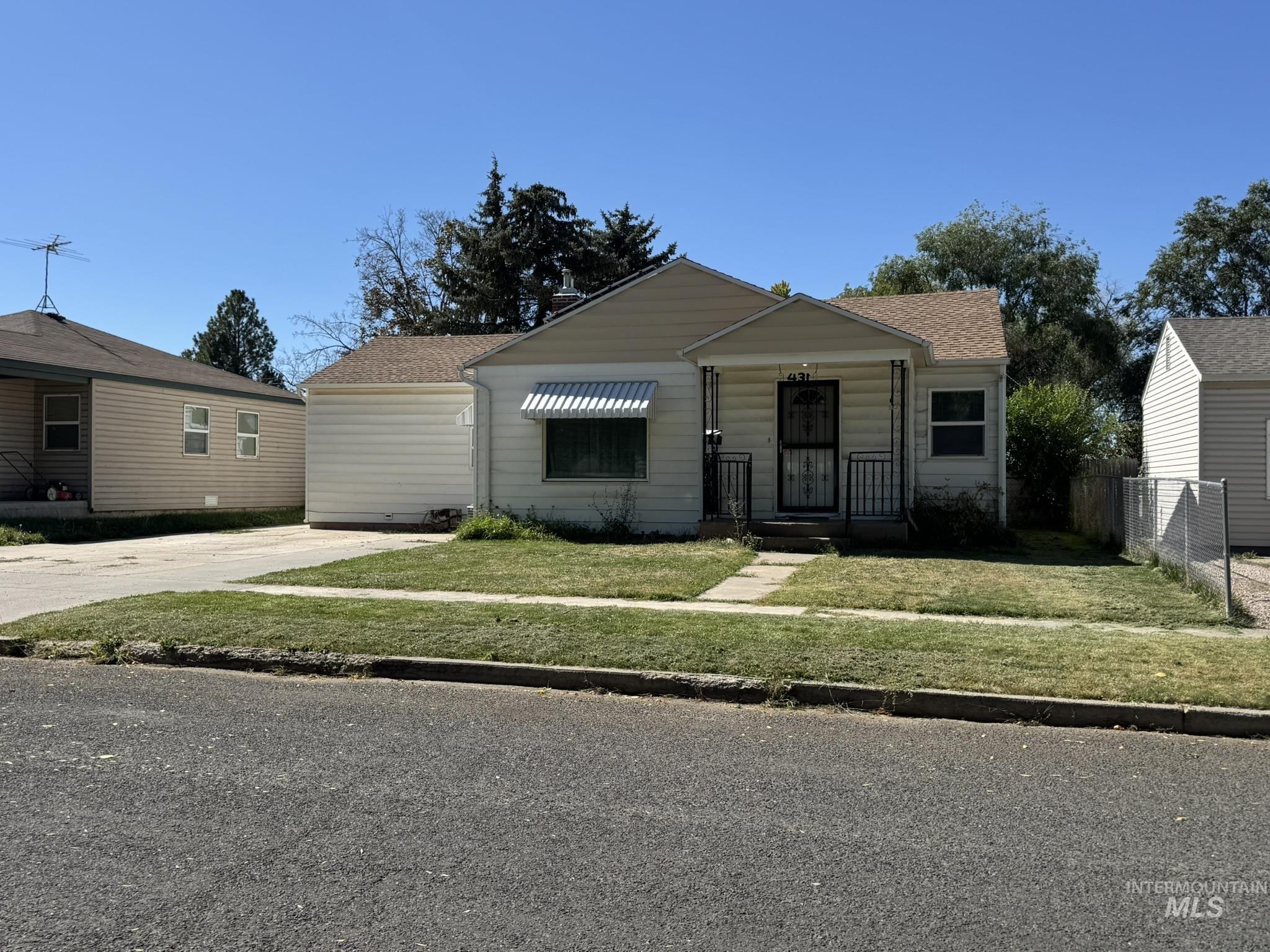 431 N Bracken Street Property Photo 1