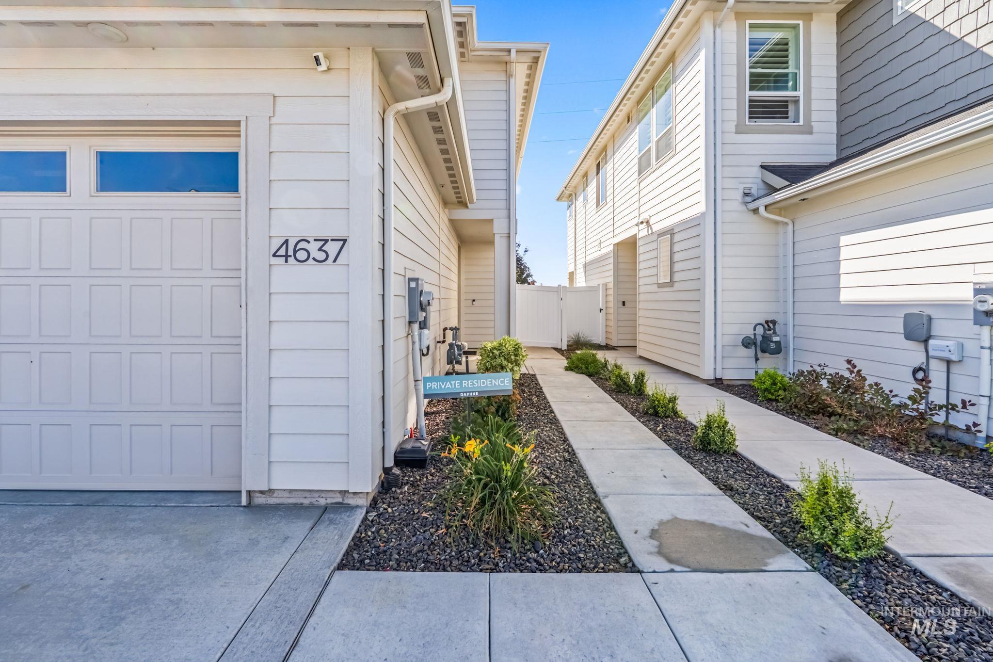 4637 W Riva Capri Ct Property Photo 2