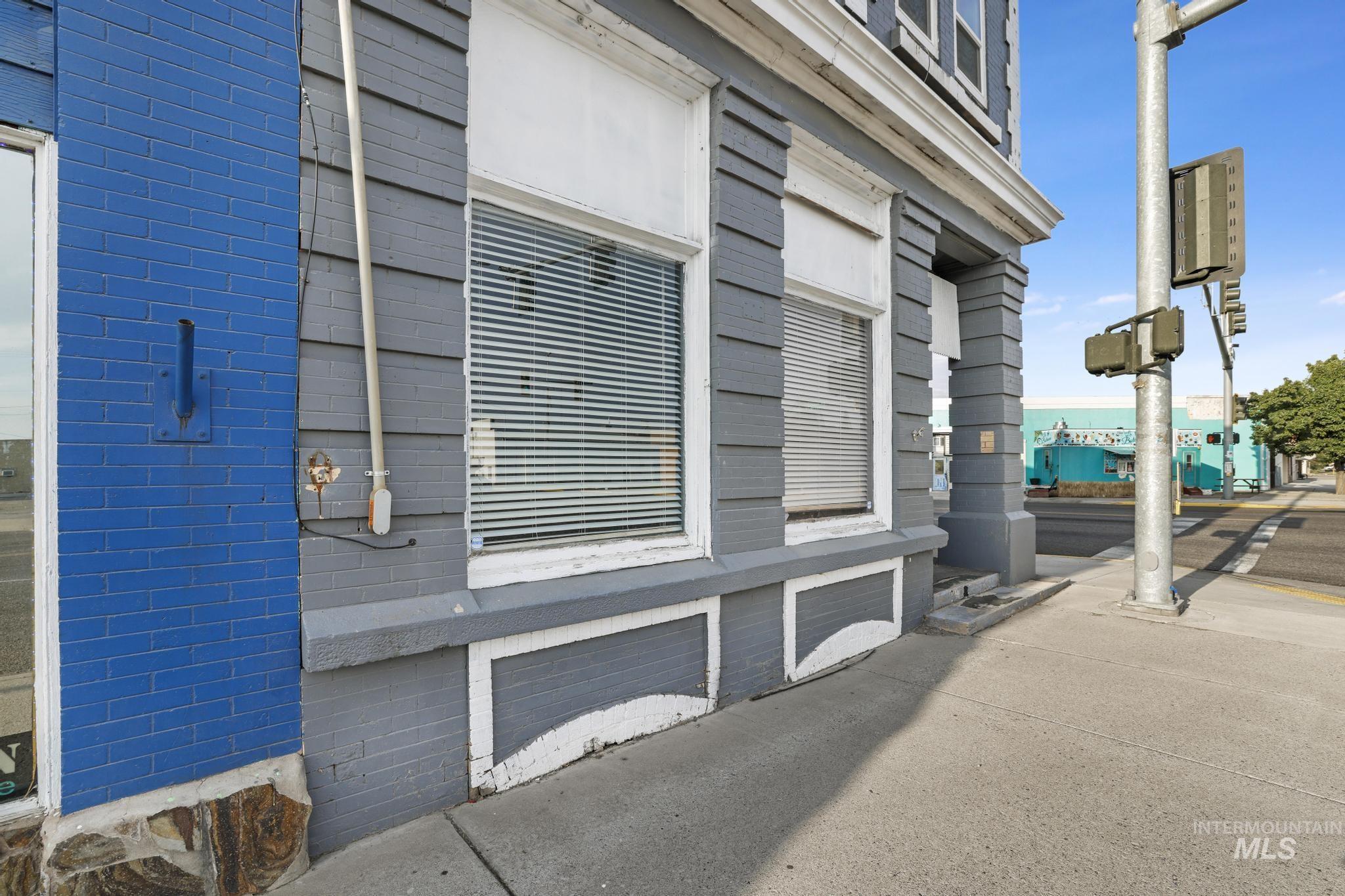 112 W Main St Property Photo 43