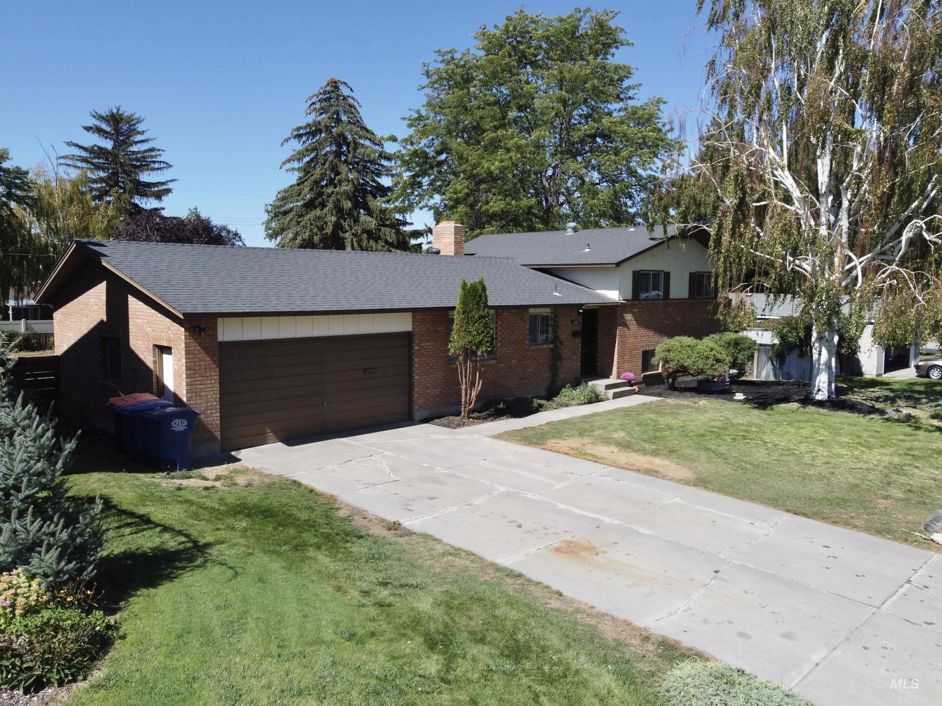 683 Monte Vista Dr Property Photo 1