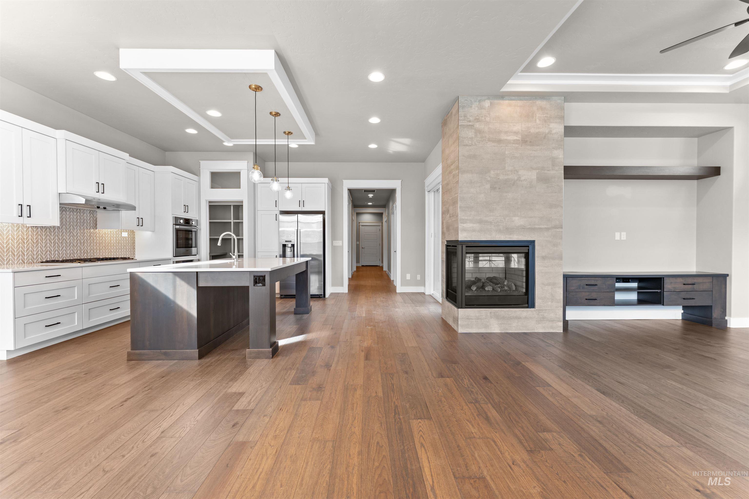 3464 E Macumbo Ln Property Photo 3