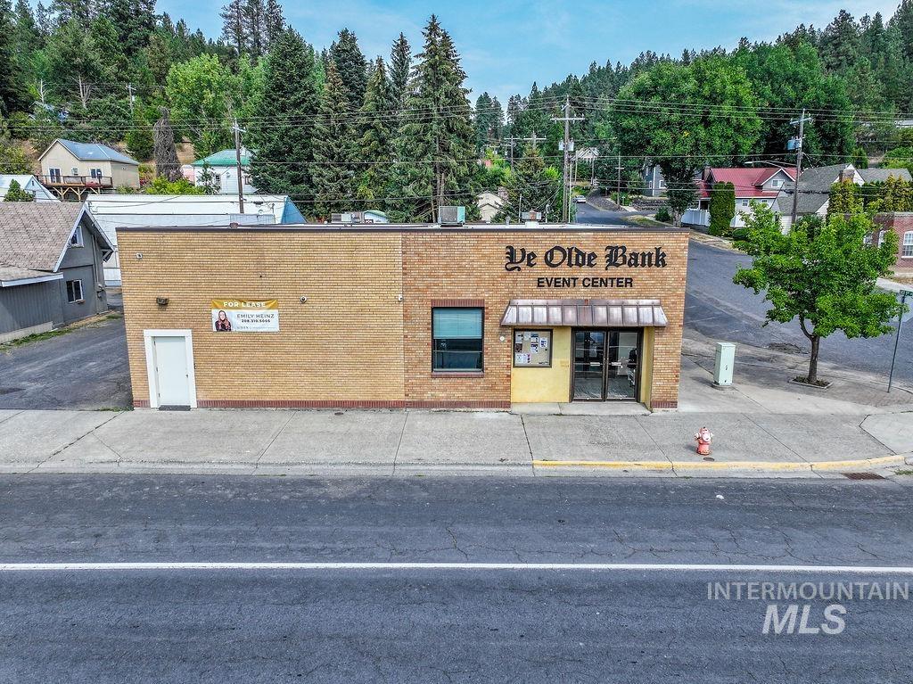 424 S Main St Property Photo 2
