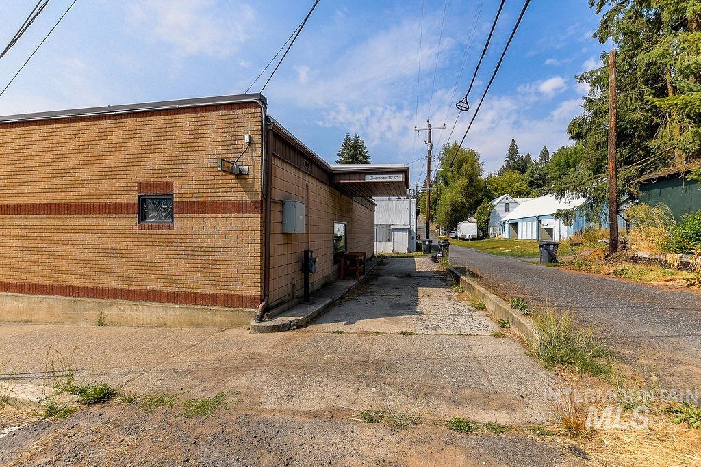 424 S Main St Property Photo 26