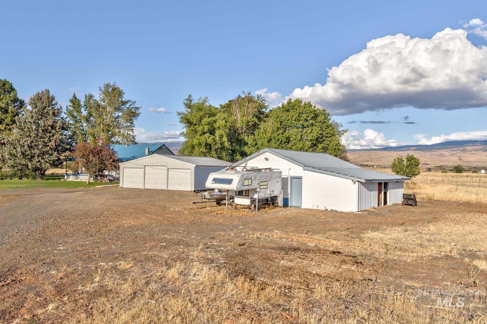 1032 W Indian Valley Rd Property Photo 1