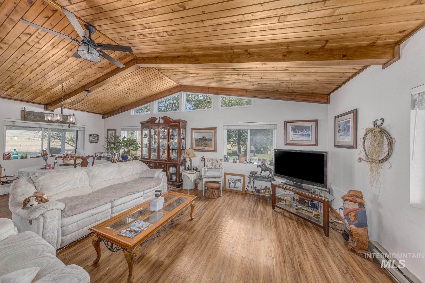 1032 W Indian Valley Rd Property Photo 7