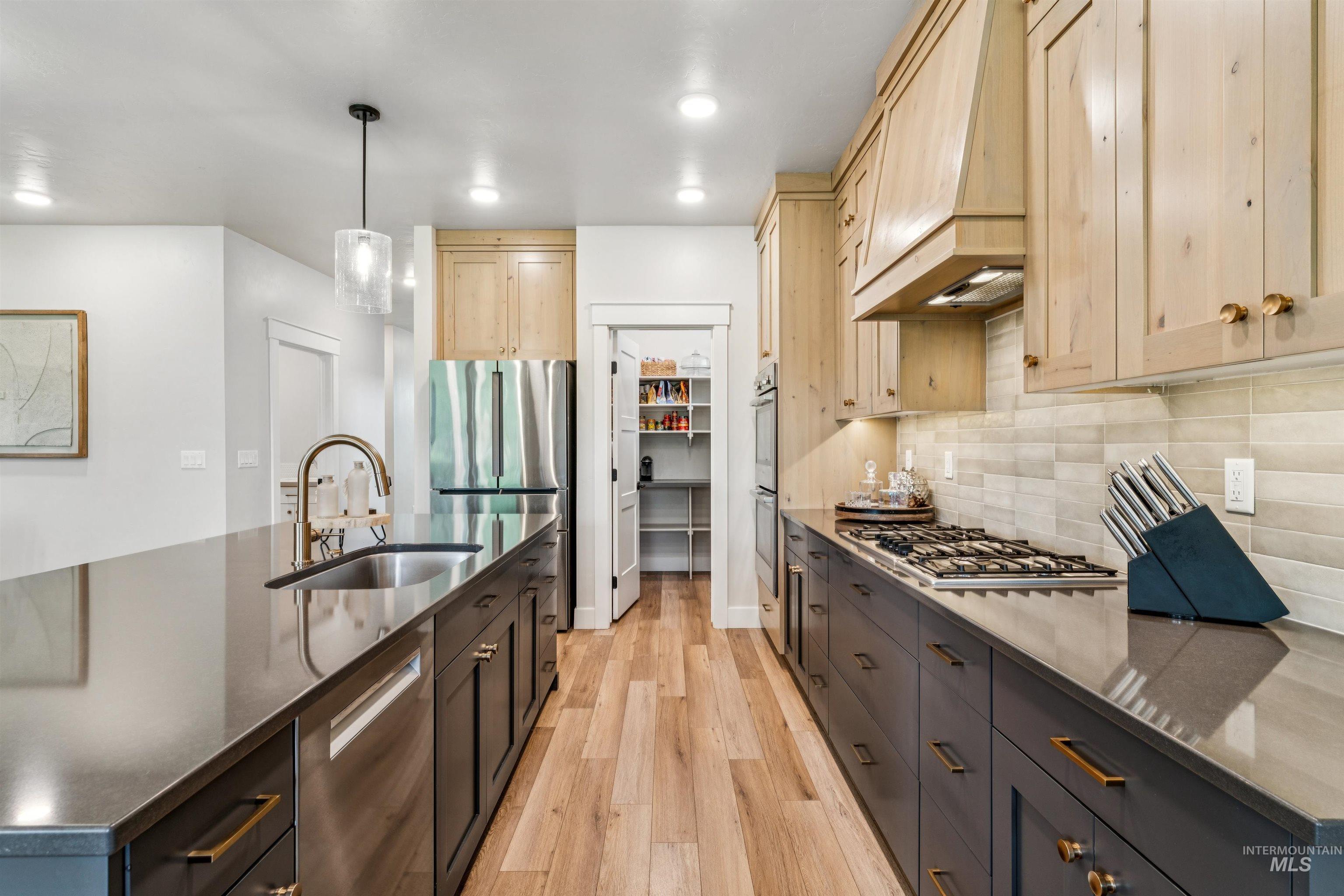 506 S Steephead Lane Property Photo 4