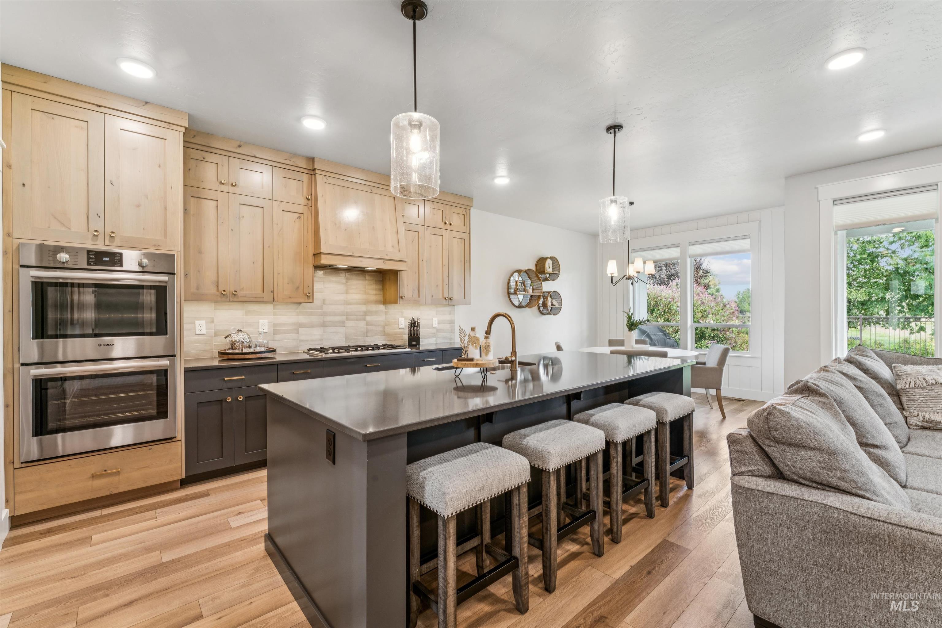 506 S Steephead Lane Property Photo 8