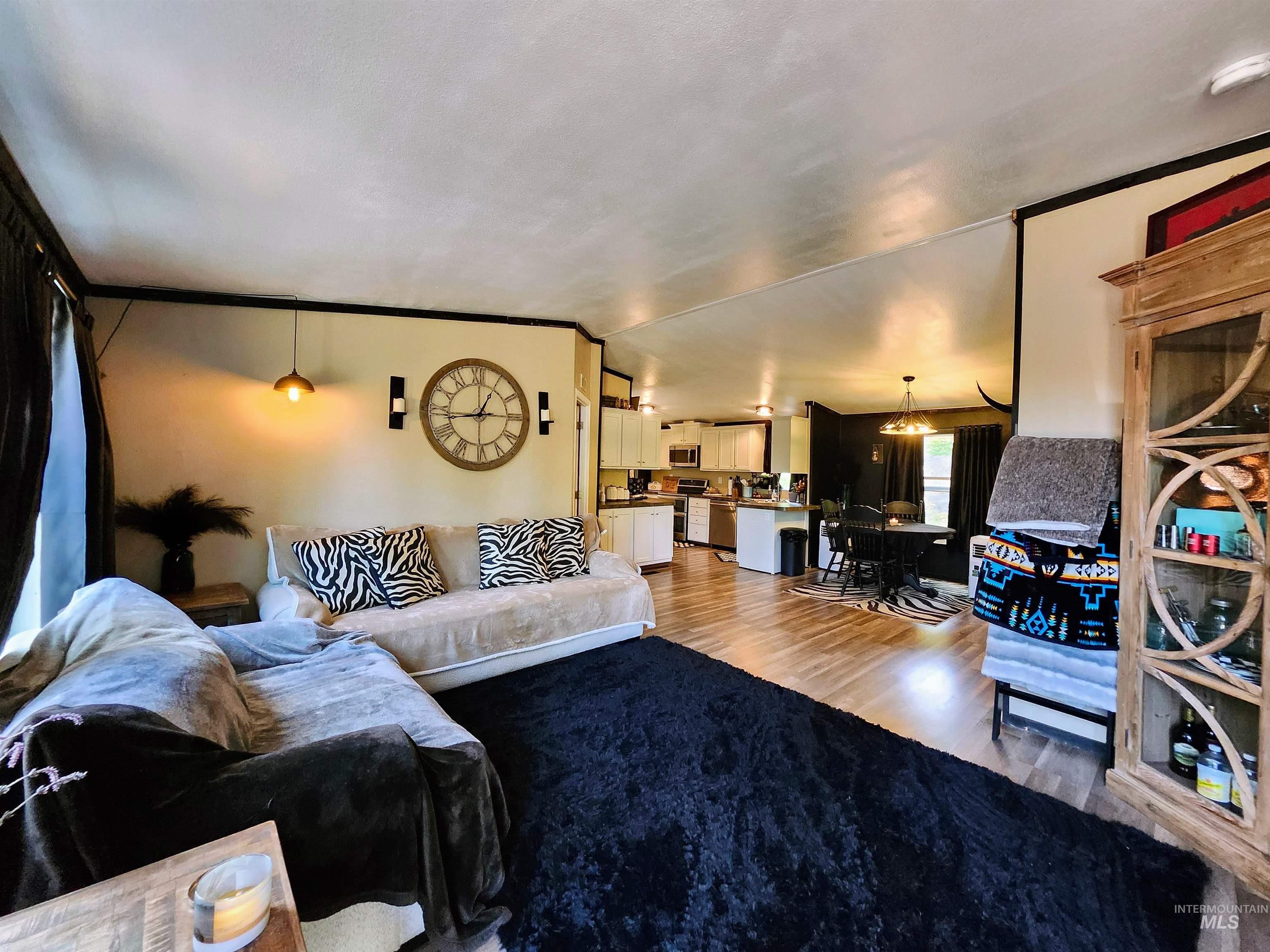 1007 W Hatter Creek Property Photo 6